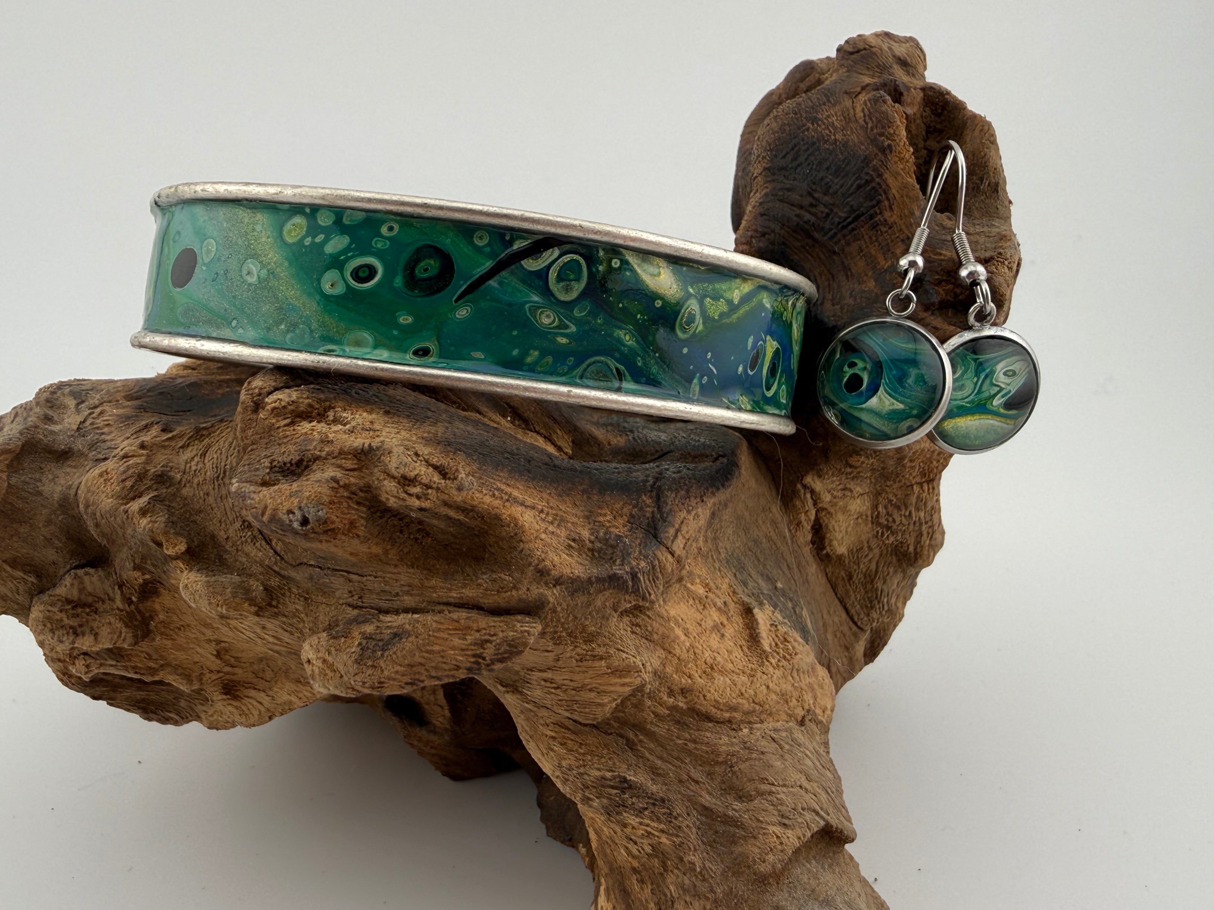 Handmade Acrylic Cell Art Bracelet & Earring Set.