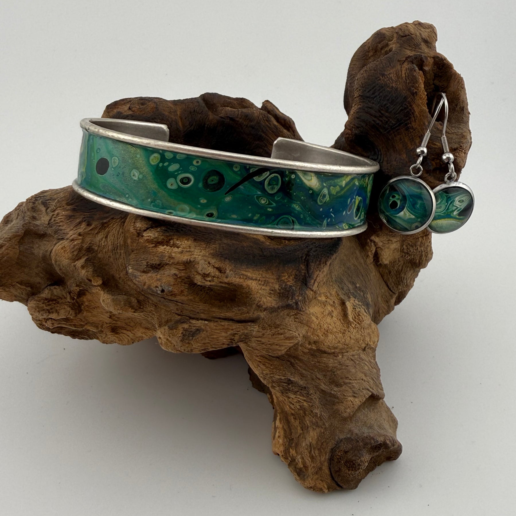 Handmade Acrylic Cell Art Bracelet & Earring Set.