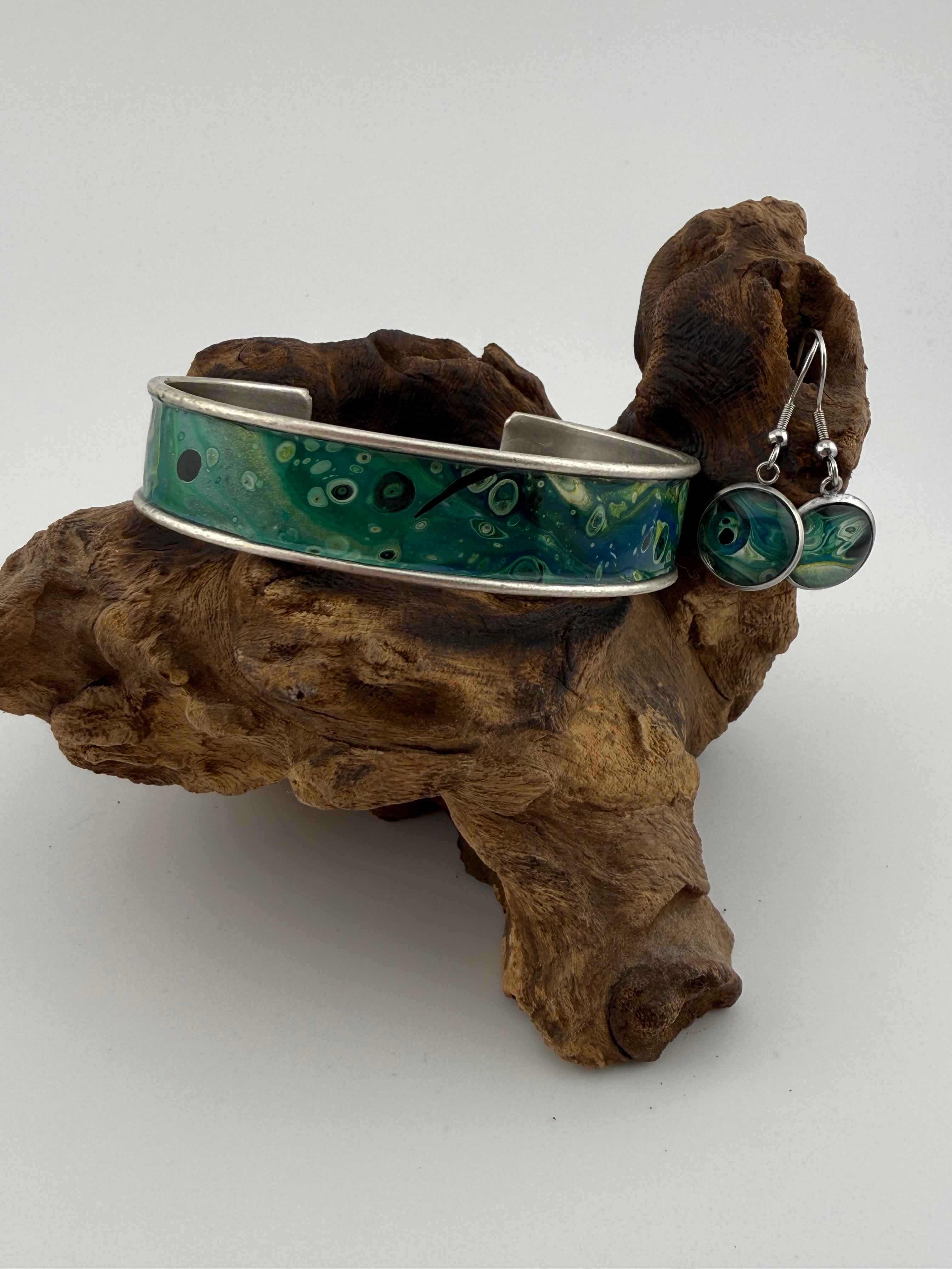 Handmade Acrylic Cell Art Bracelet & Earring Set.