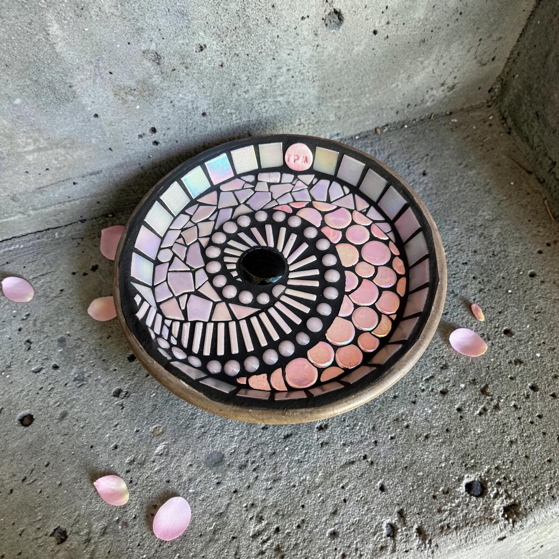 Mosaic Bee Bath. Pink Fern.