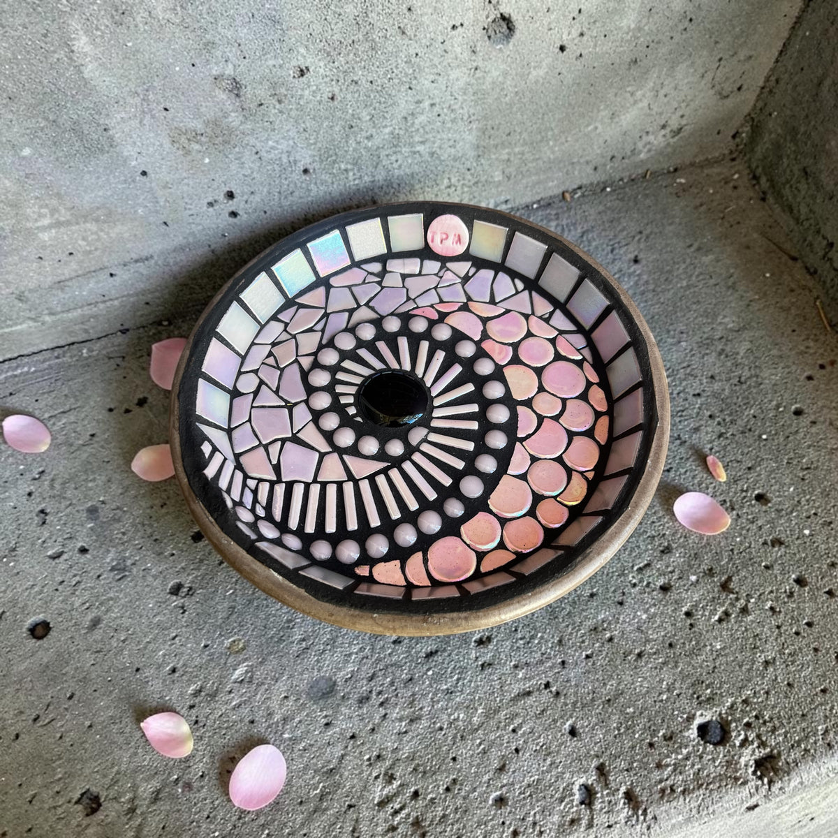 Mosaic Bee Bath. Pink Fern.