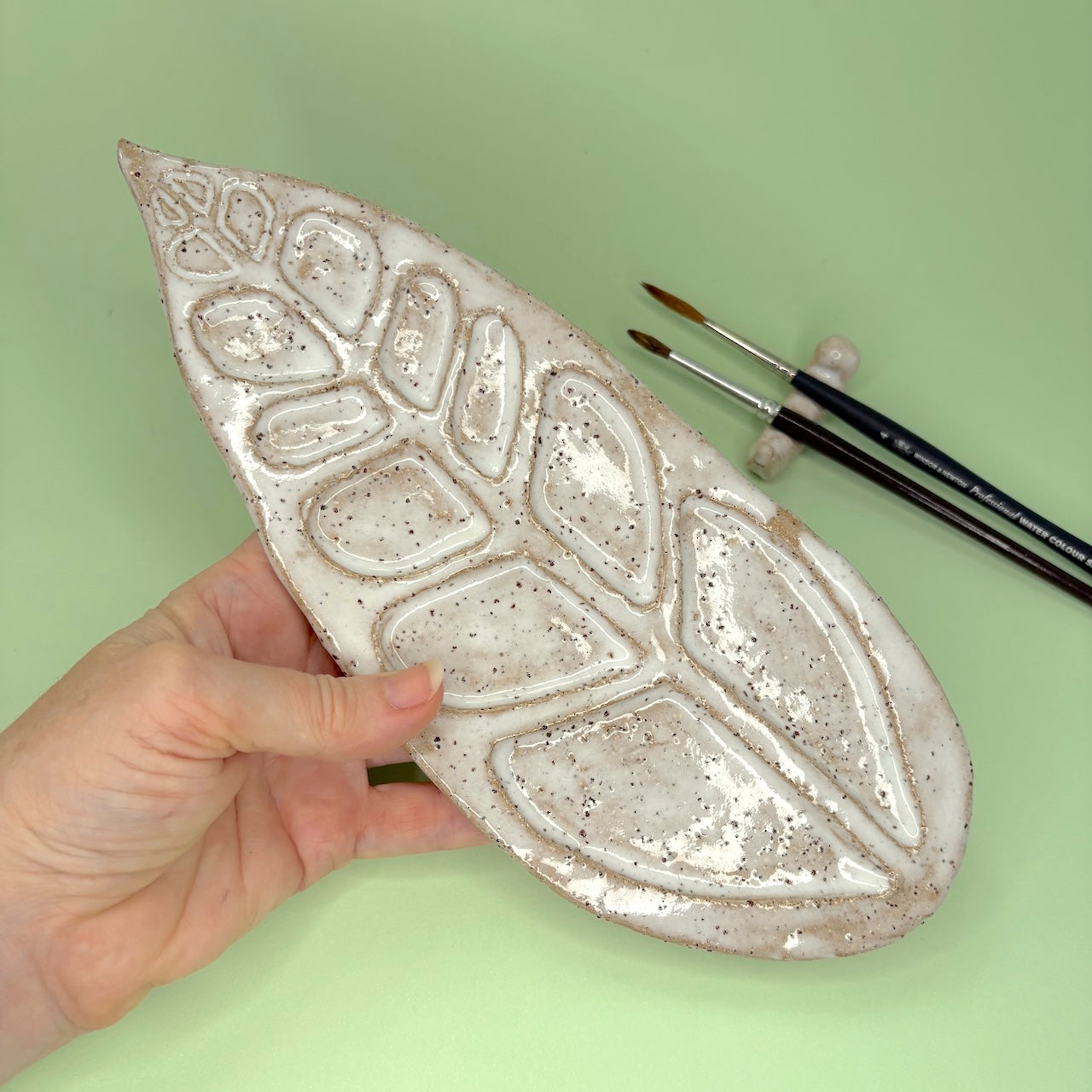 Ceramic paint palette – leaf design