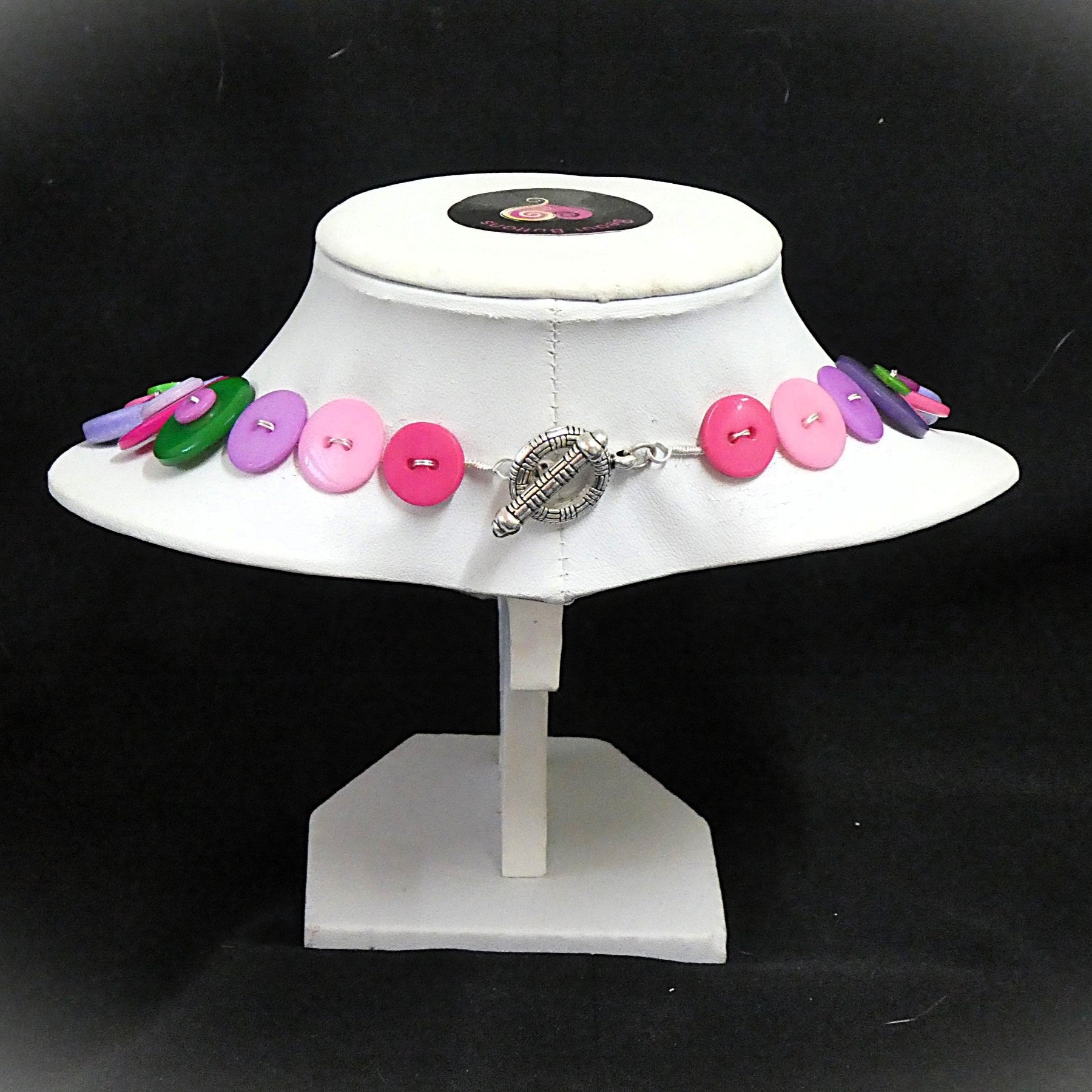 Button necklace - Queen of Hearts