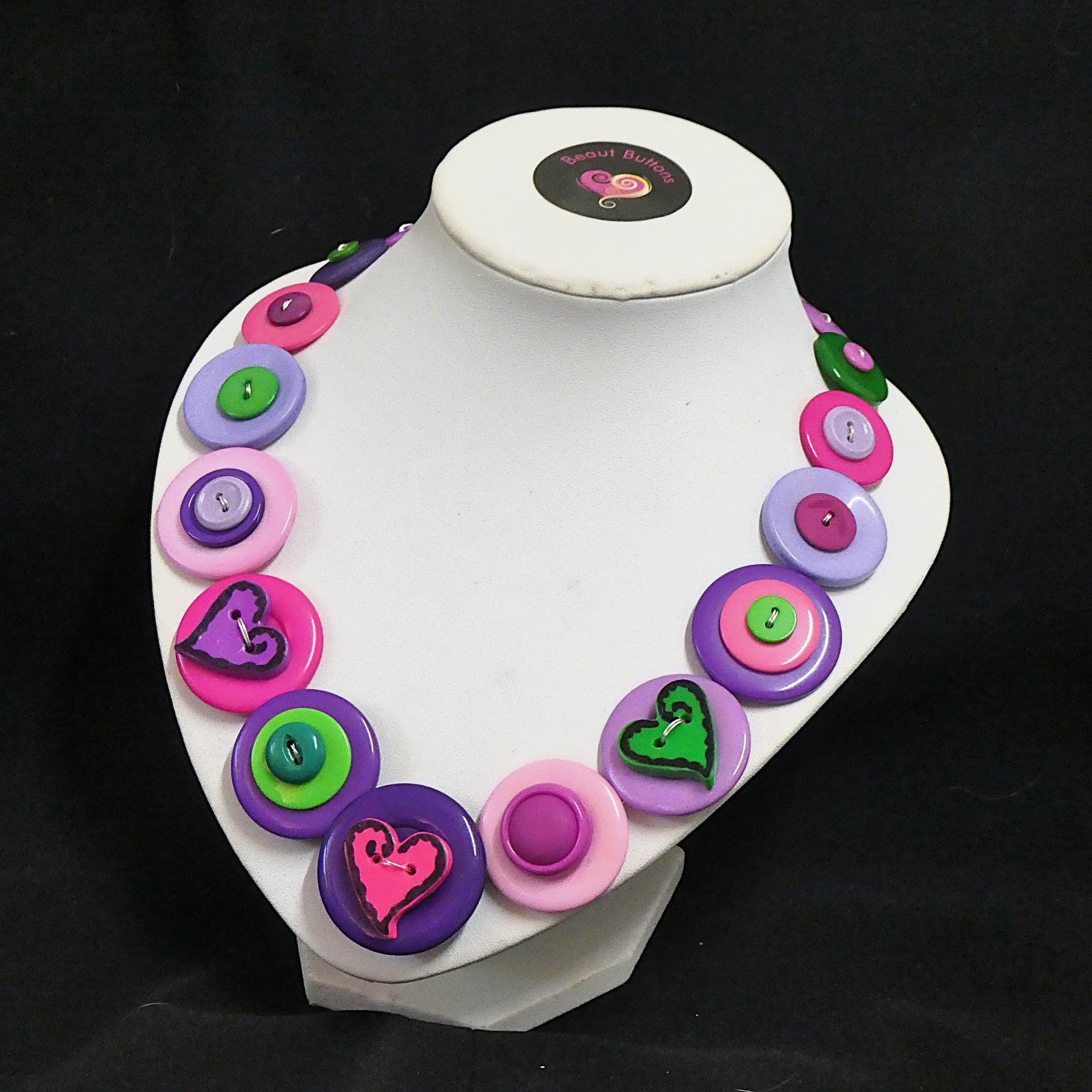 Button necklace - Queen of Hearts
