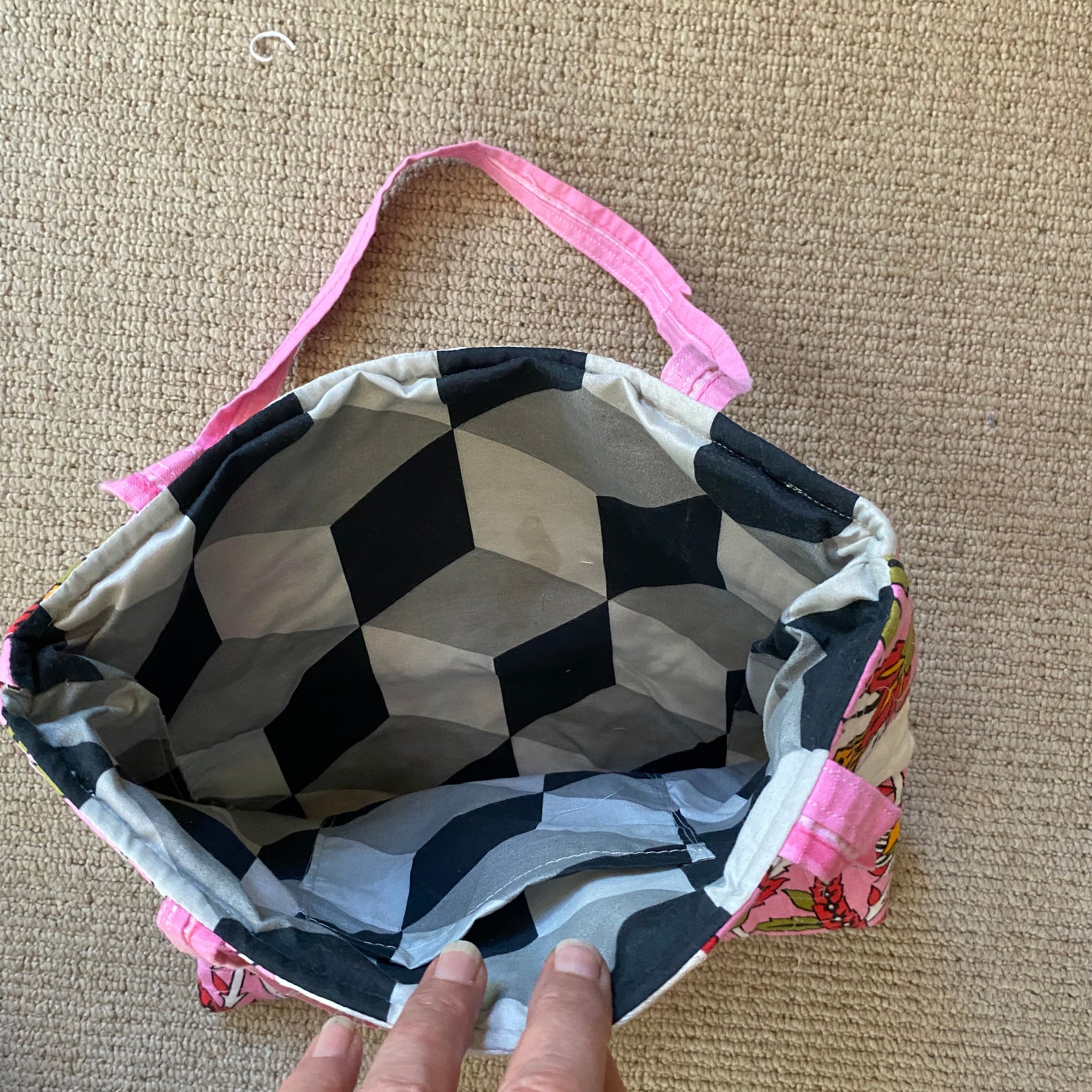 Dusty pink floral quilted padded shoulder bag.