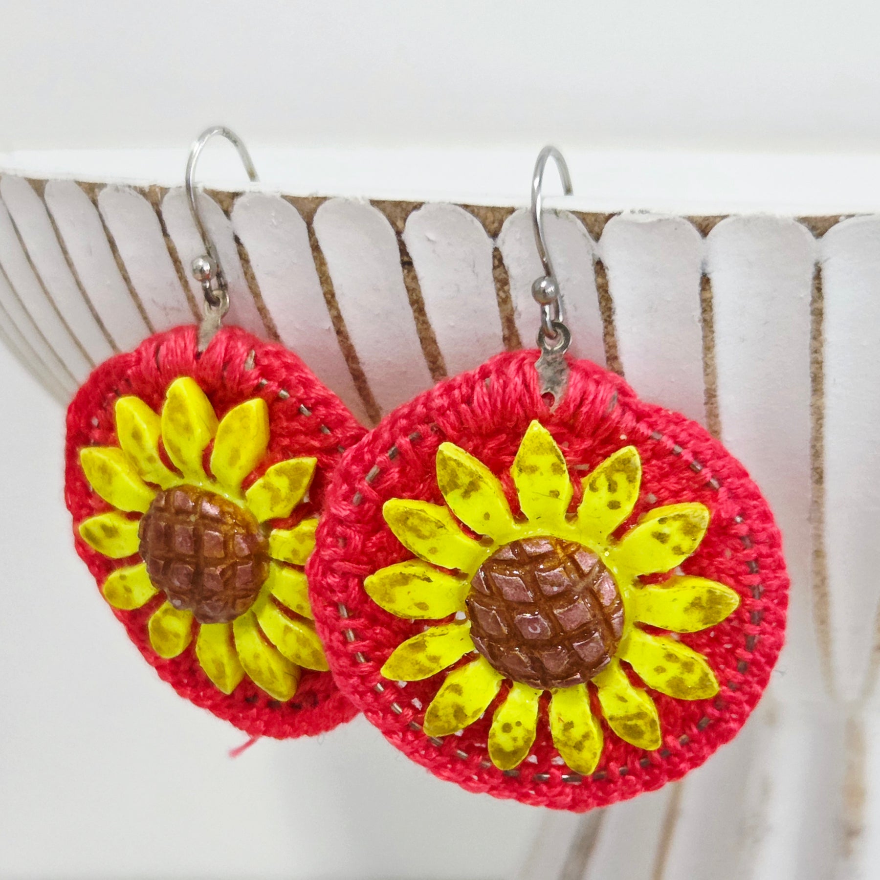 Sunny Daisy Drop Earrings