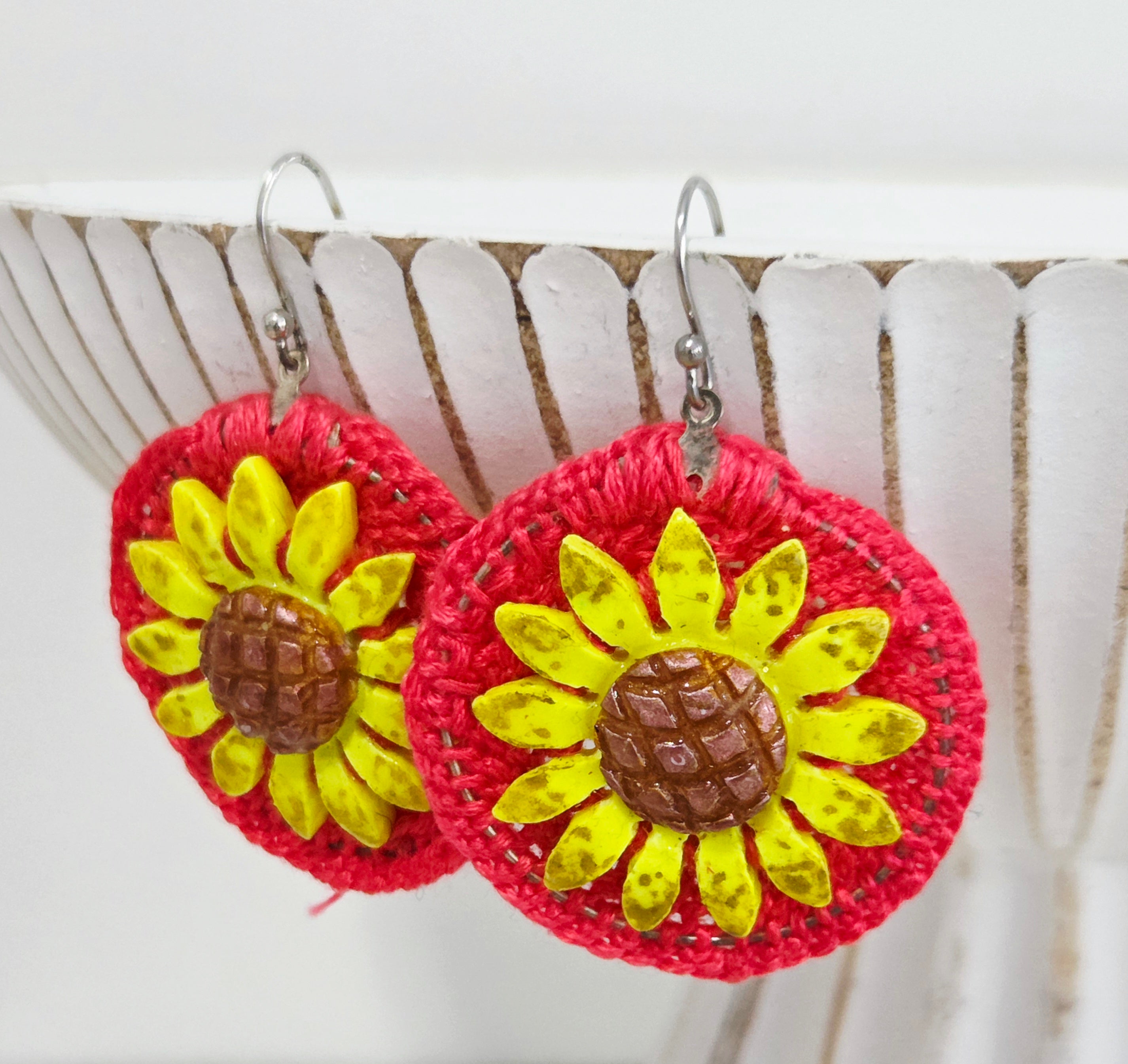 Sunny Daisy Drop Earrings