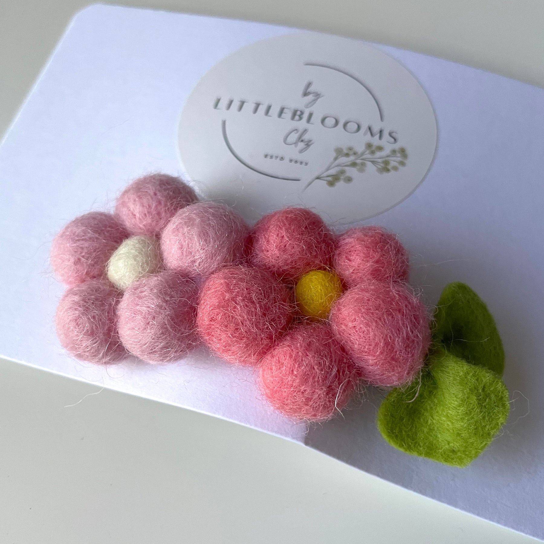 Pom Pom daisies barrette clip