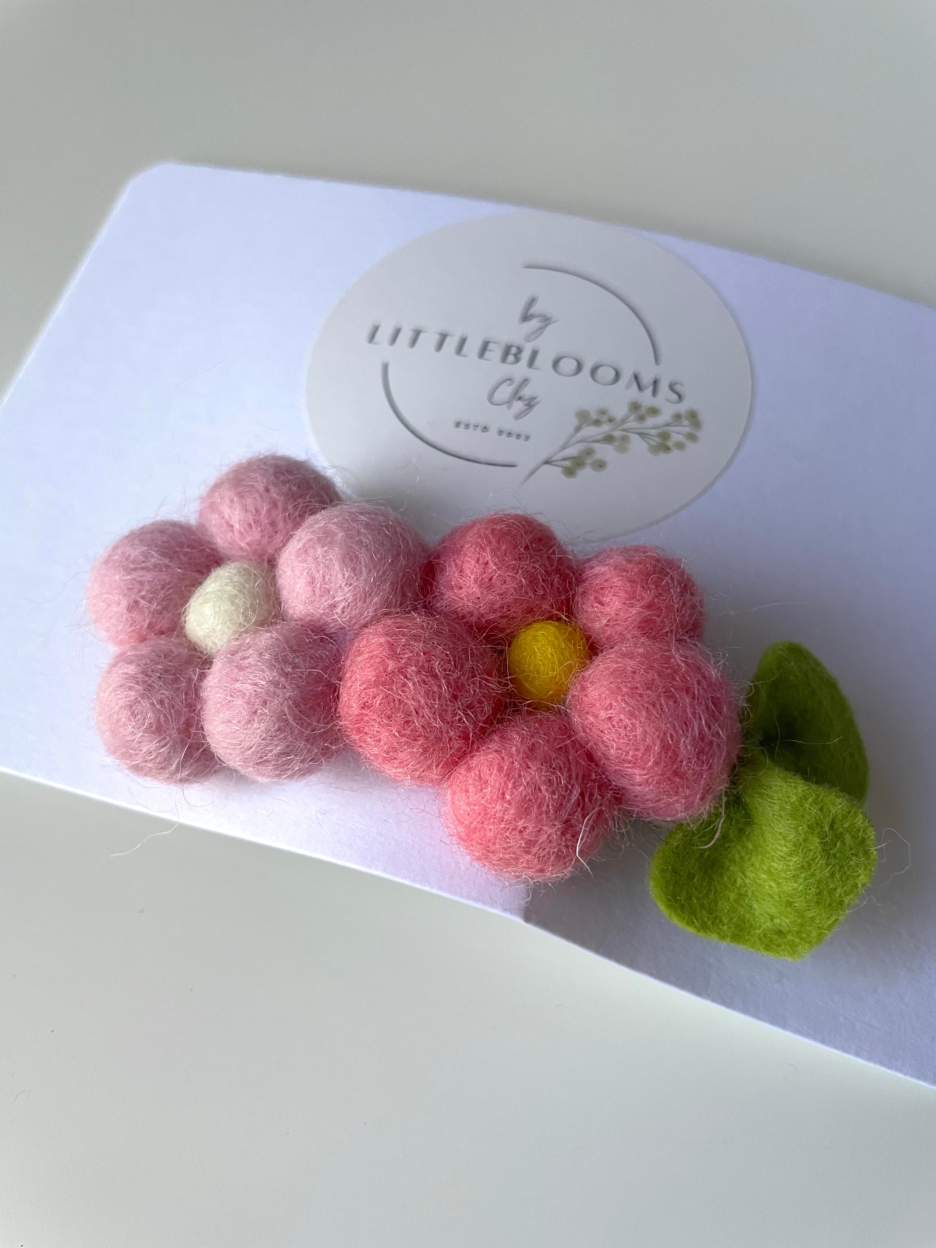 Pom Pom daisies barrette clip