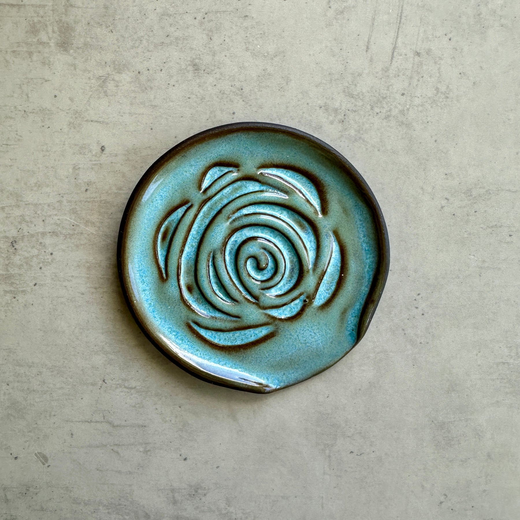 'BEST TEAS' TEASPOON REST I Black Clay