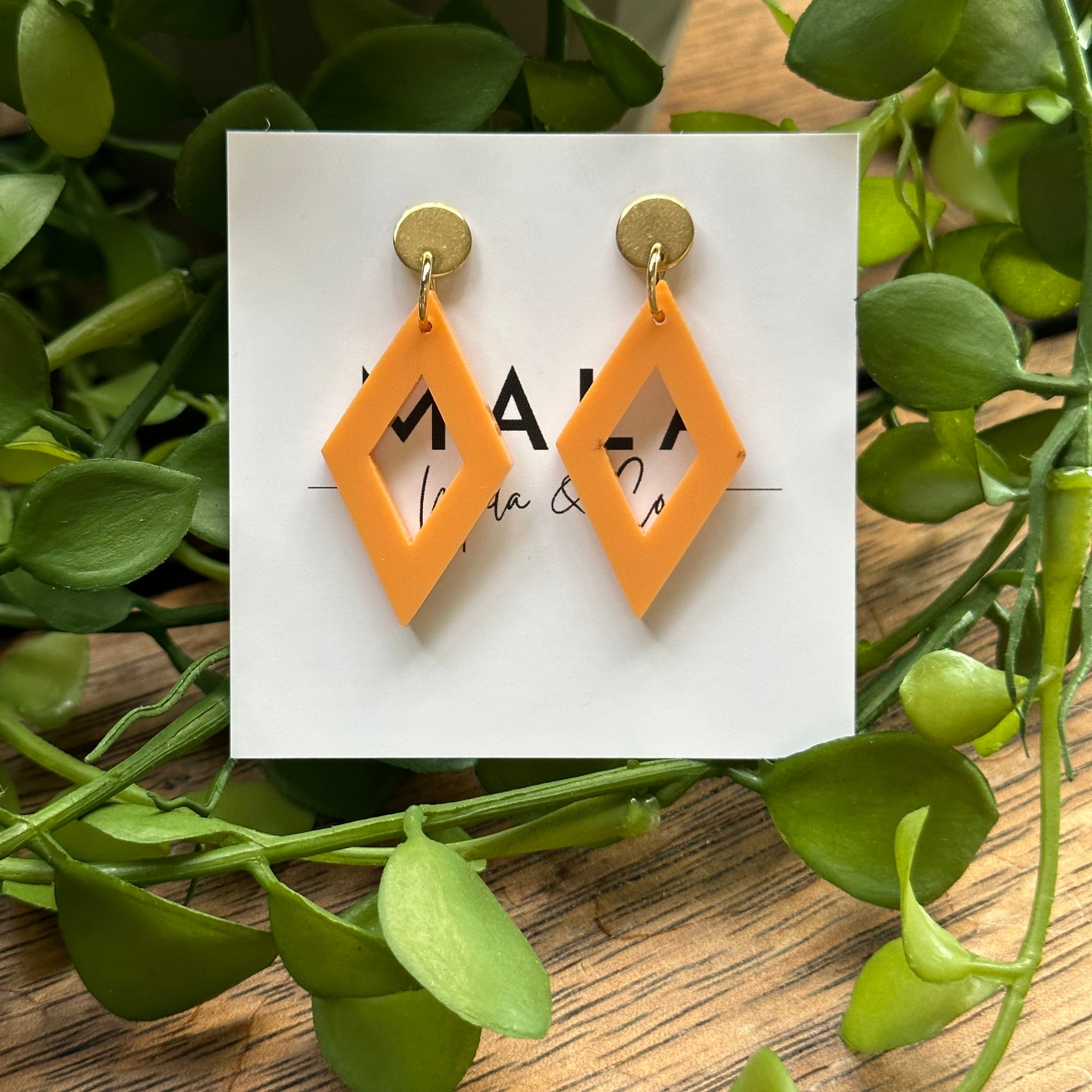 Nina Dangles