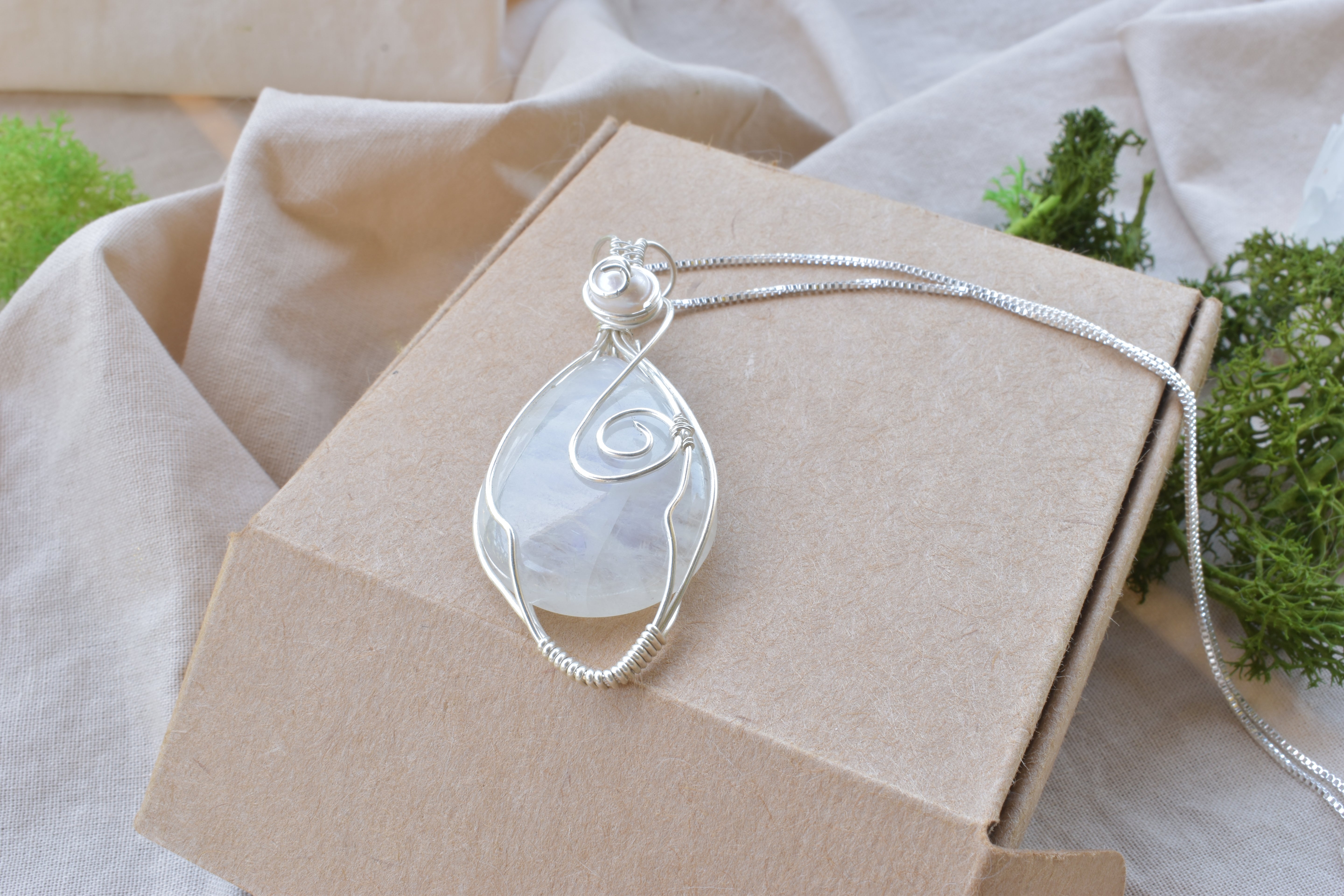 Soft Aura – Handcrafted Rainbow Moonstone & Pearl Pendant