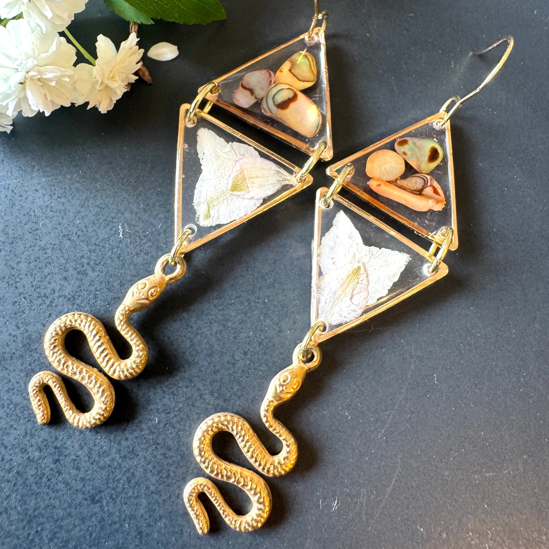 Double triangle cowrie shell and pressed flower resin earrings - gold