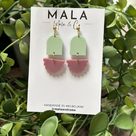 Nada Dangles