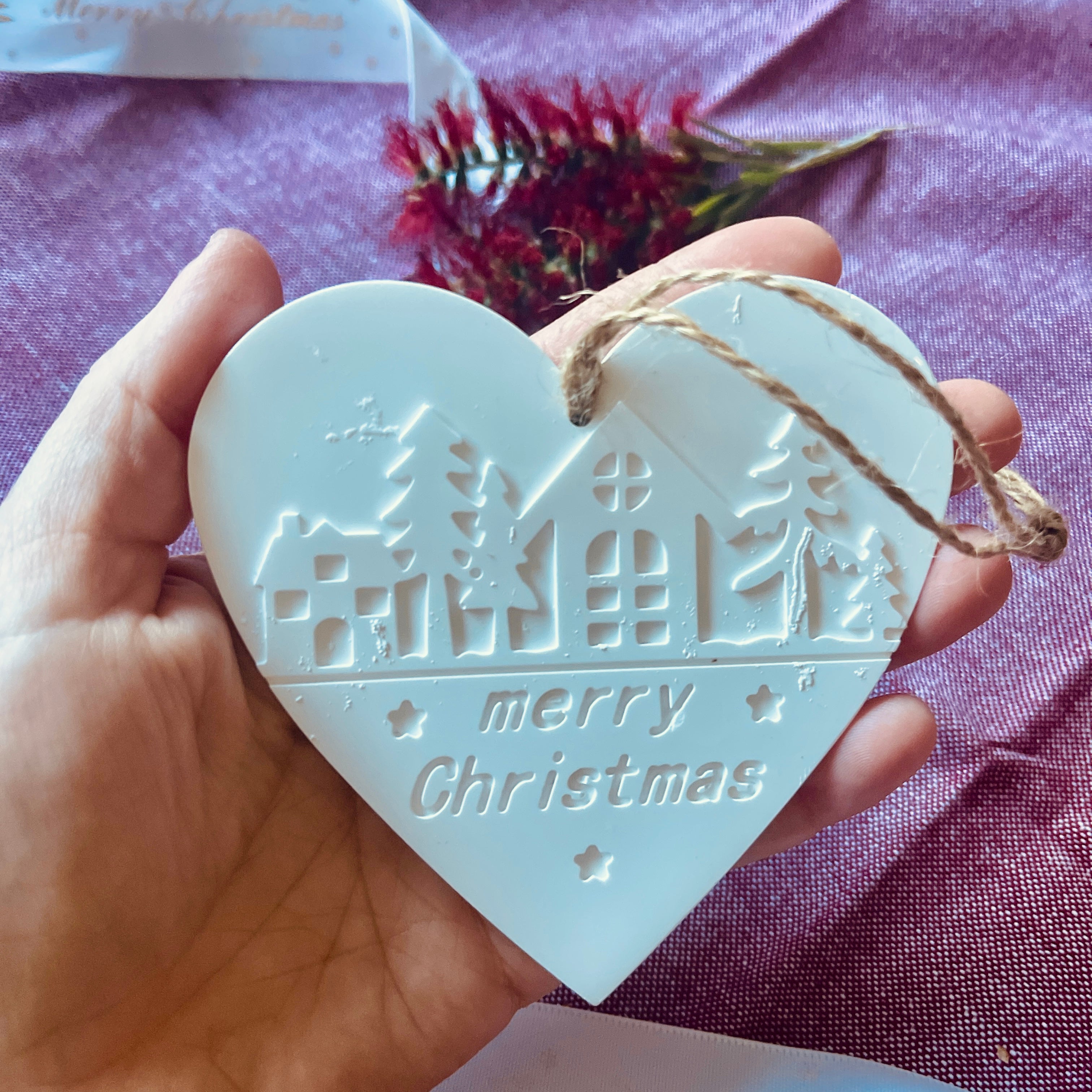 Set of 4 Eco-Resin Christmas Ornaments