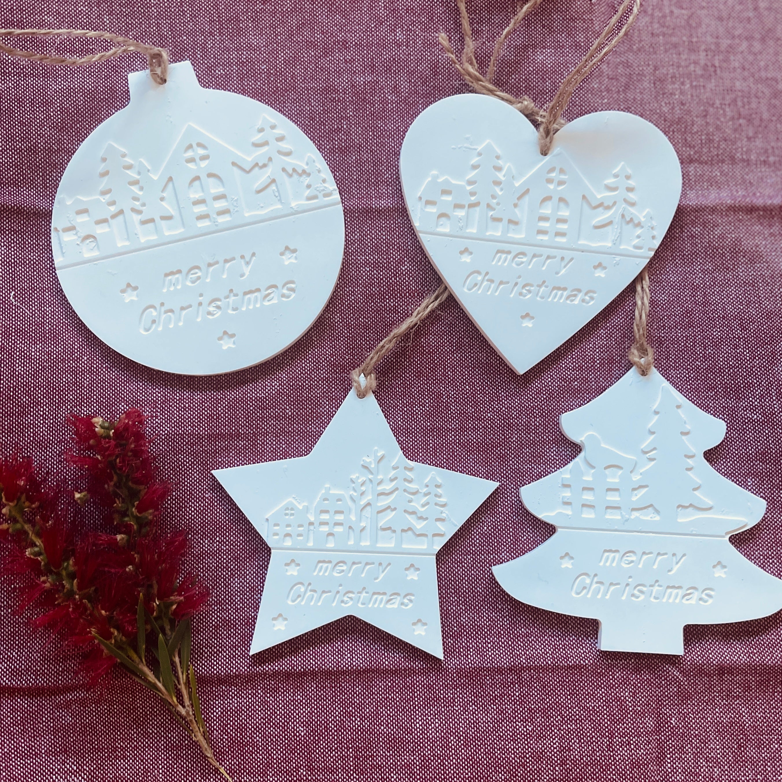 Set of 4 Eco-Resin Christmas Ornaments