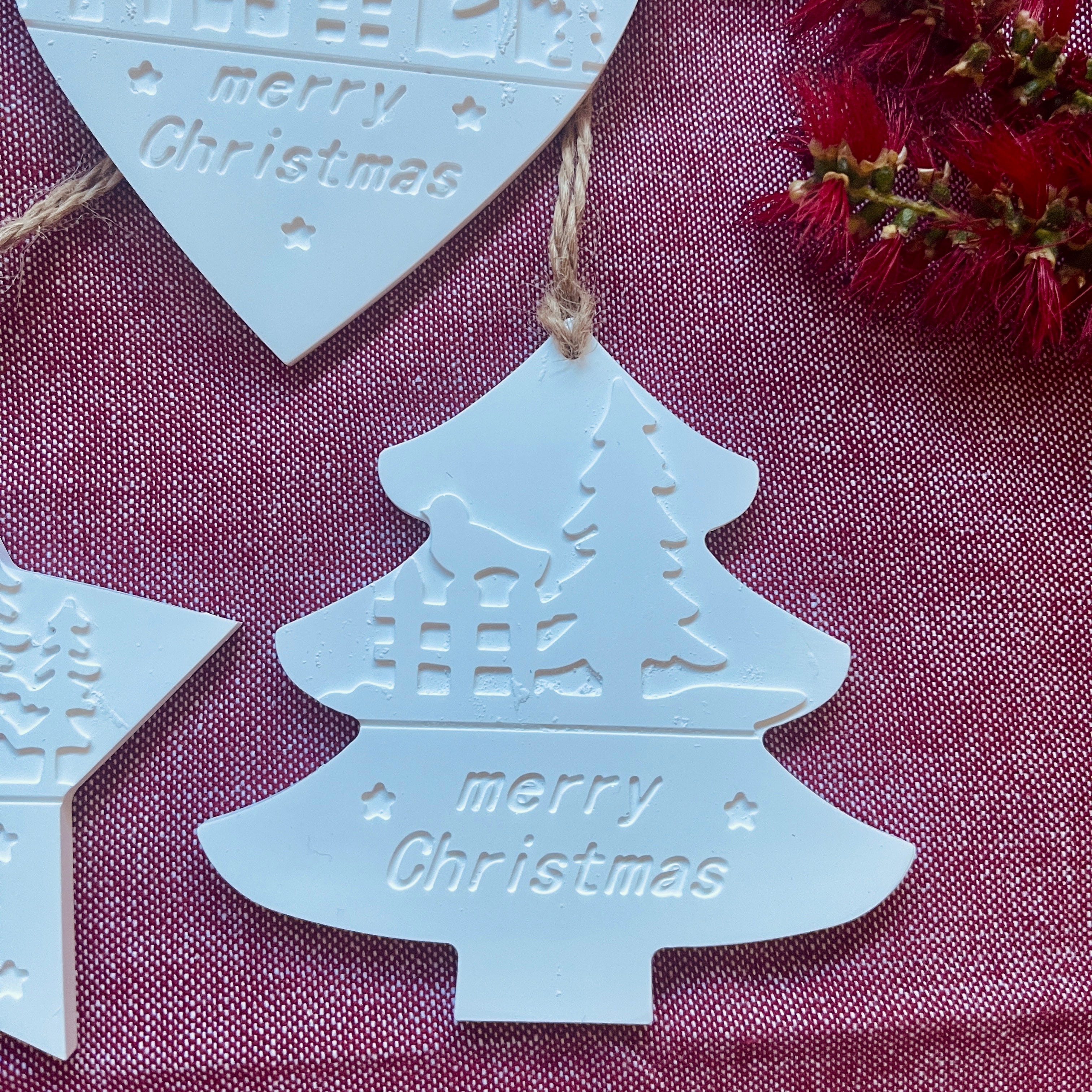 Set of 4 Eco-Resin Christmas Ornaments