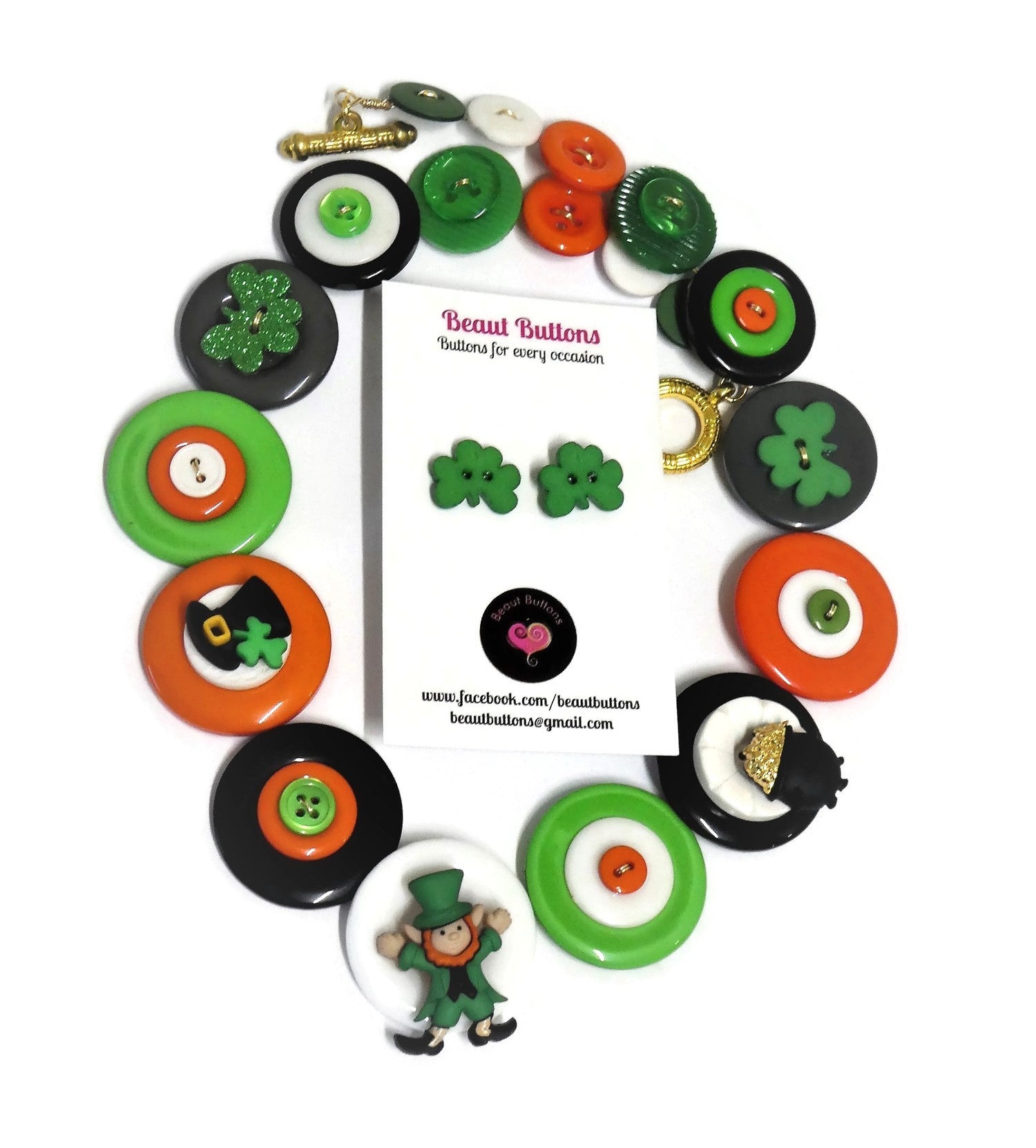 Button necklace - Irish Eyes