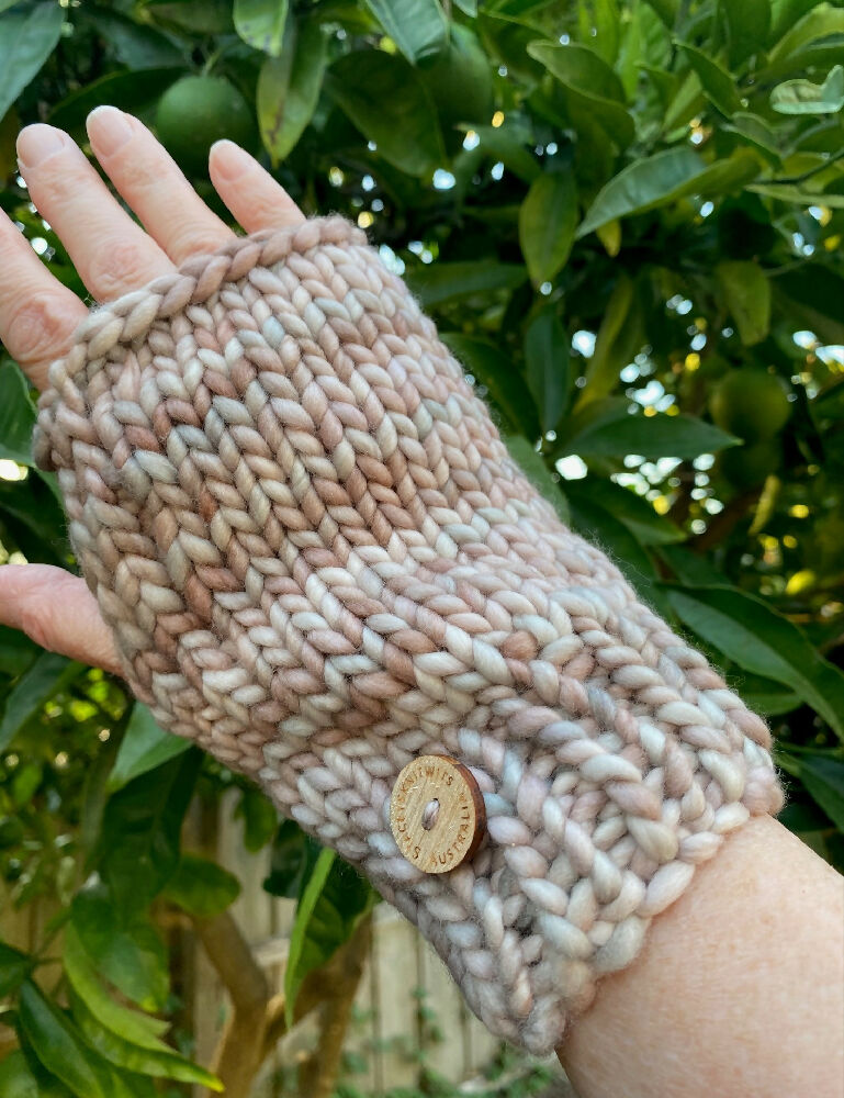 Sierra Handwarmer Staceysknitwits Malabrigo Whole Grain 6