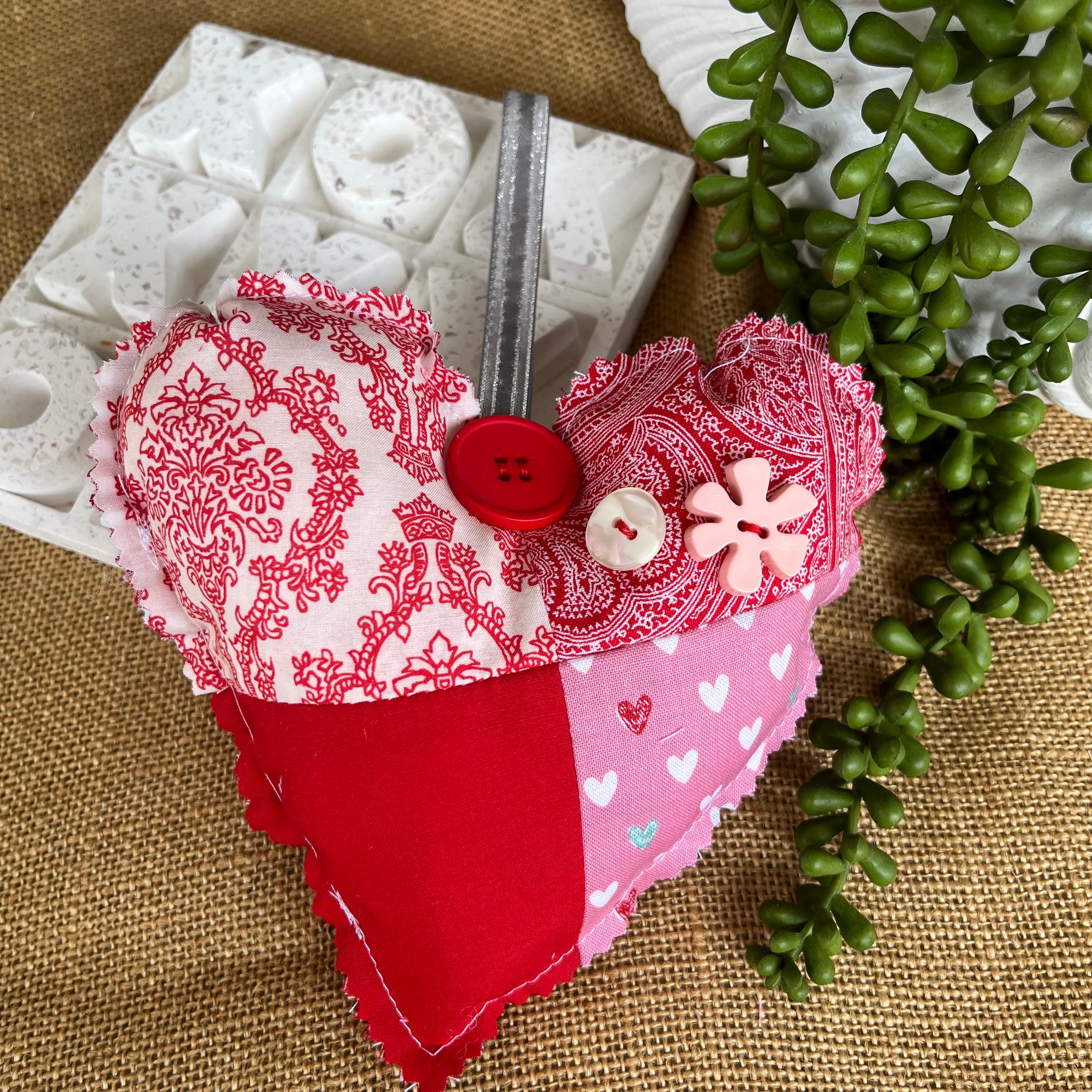 Handmade hearts | shades of red | vintage look