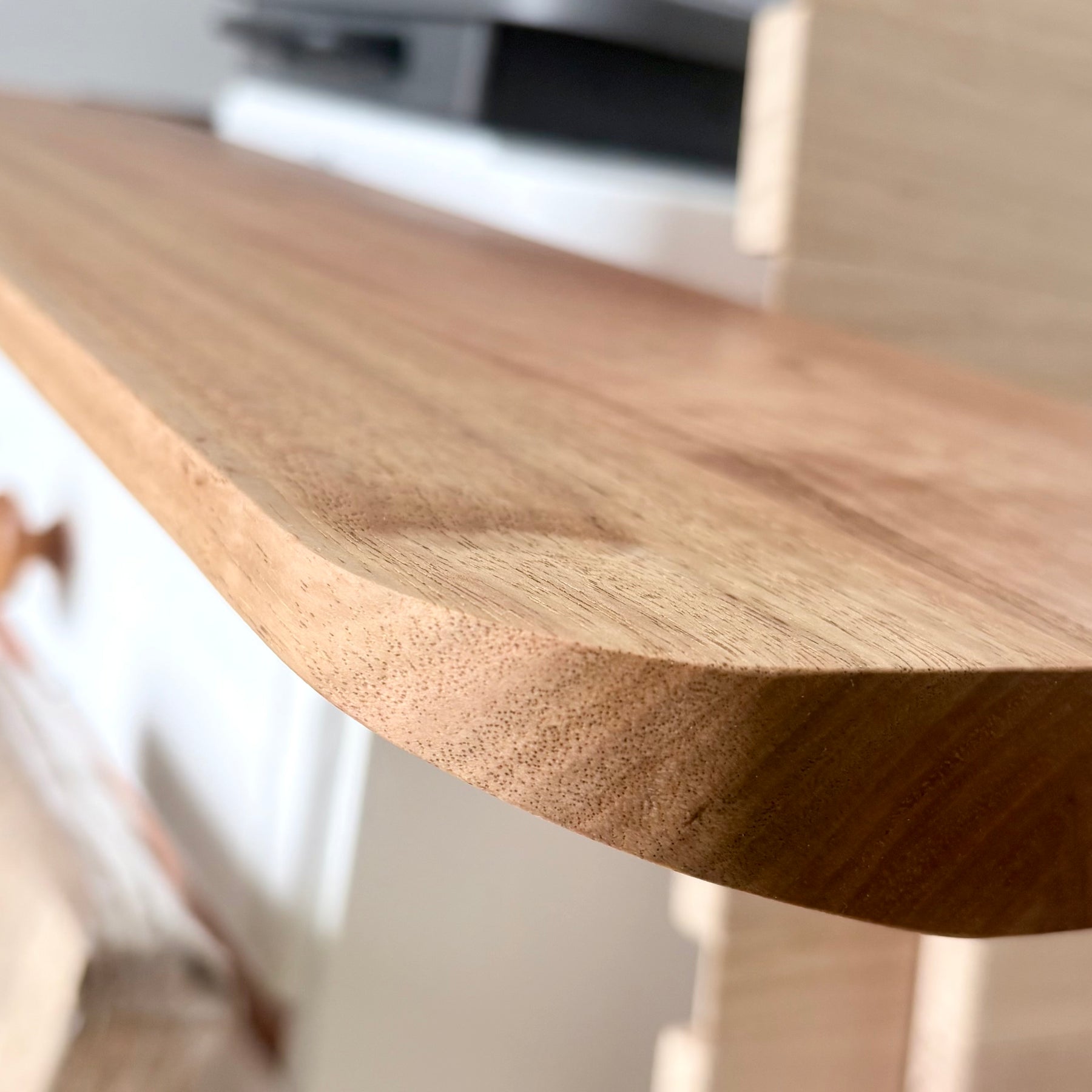 Tasmanian oak Floating shelf 900mm