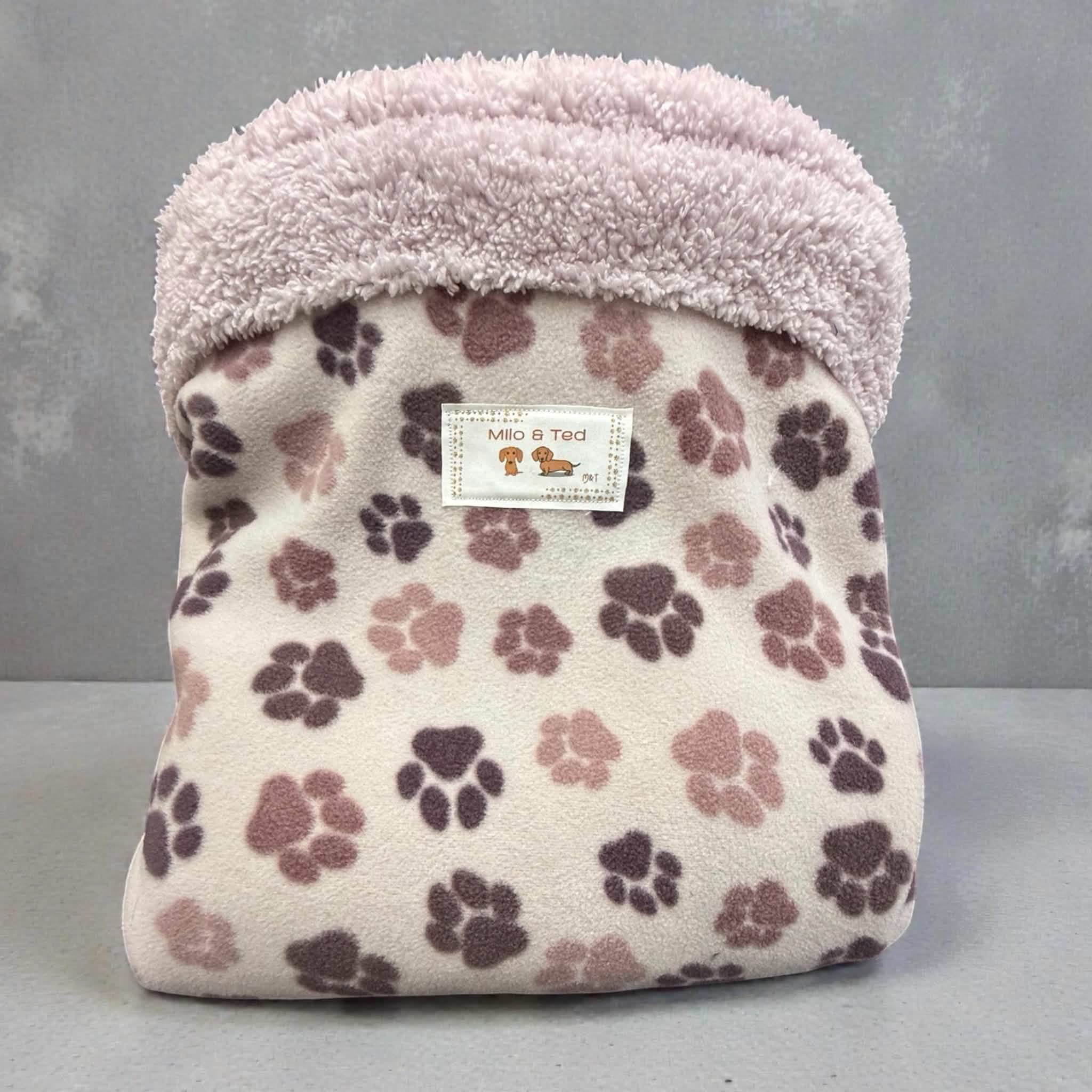 Pet Cozy sleeping snuggle sack for bed. Suits dog, cat, rabbit,lizard
