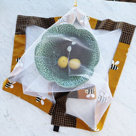Bees and sunflowers weighted mesh food cover.
