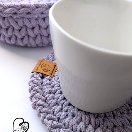 Set of 4 jumbo coasters in a round basket