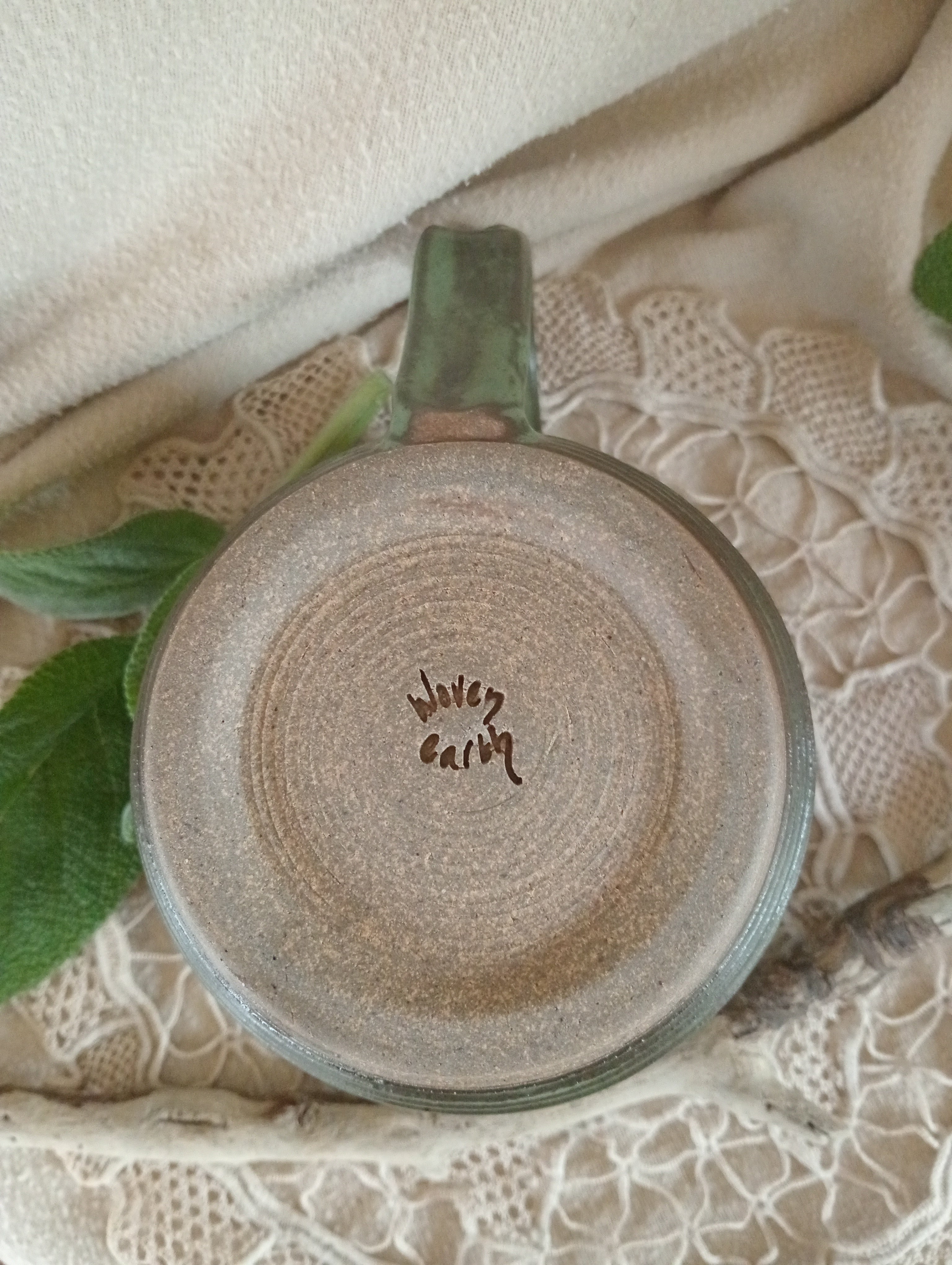 Gumleaf green mug with spiral carved surface