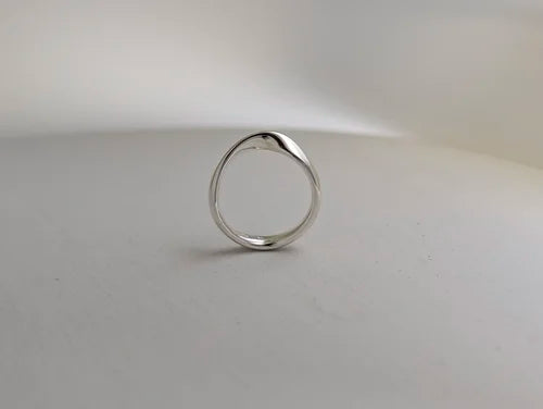 twisted ring highly polished
