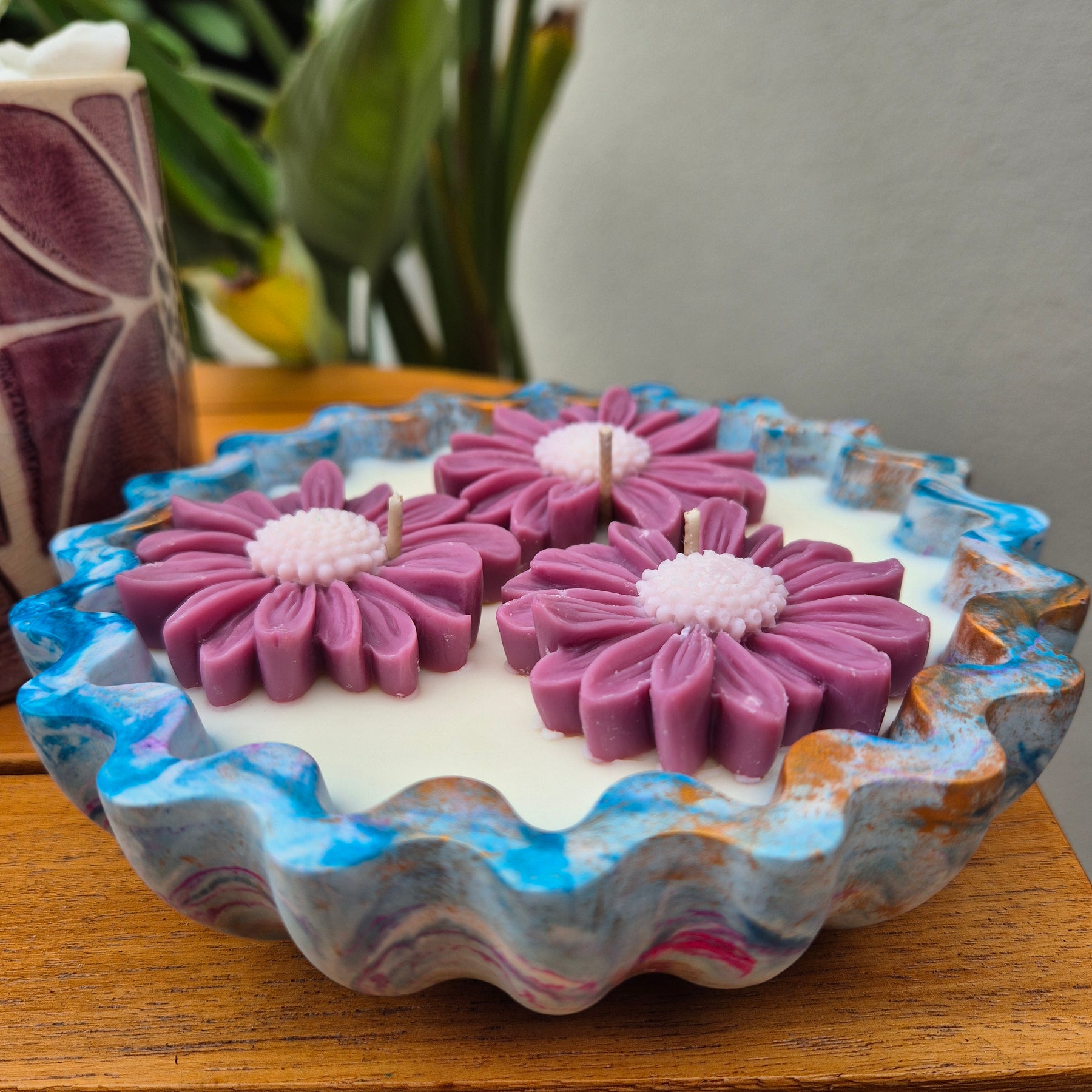 Round fluted concrete bowl candle with black raspberry lime