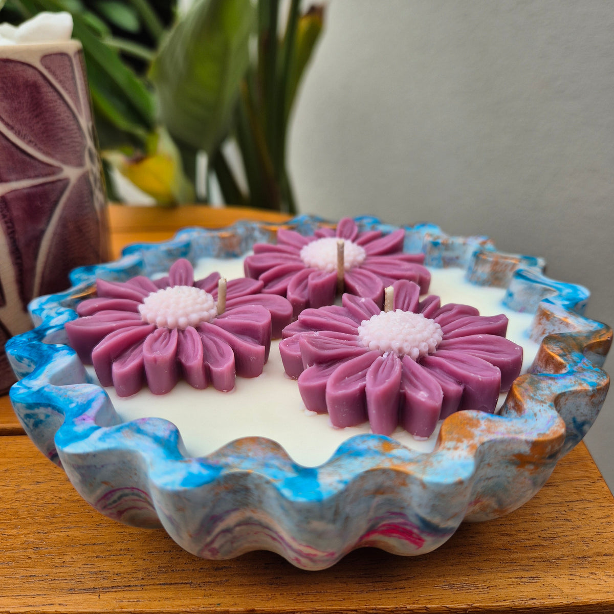 Round fluted concrete bowl candle with black raspberry lime