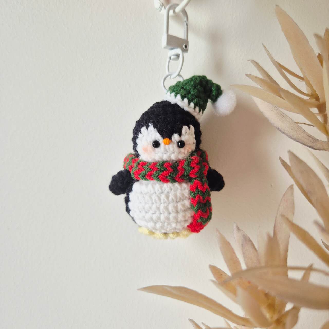 Christmas penguin crocheted keychain/bag charm/Christmas bauble