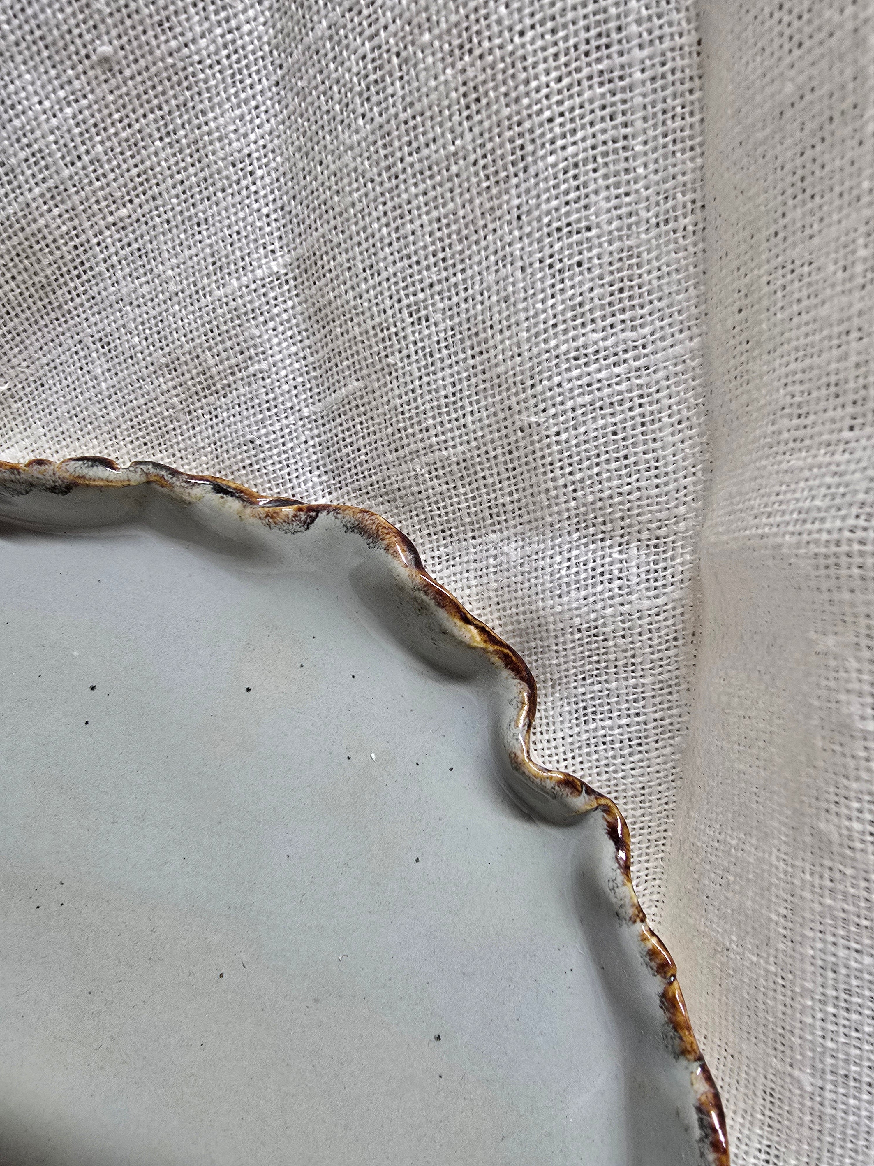 Wave-edged plate No2