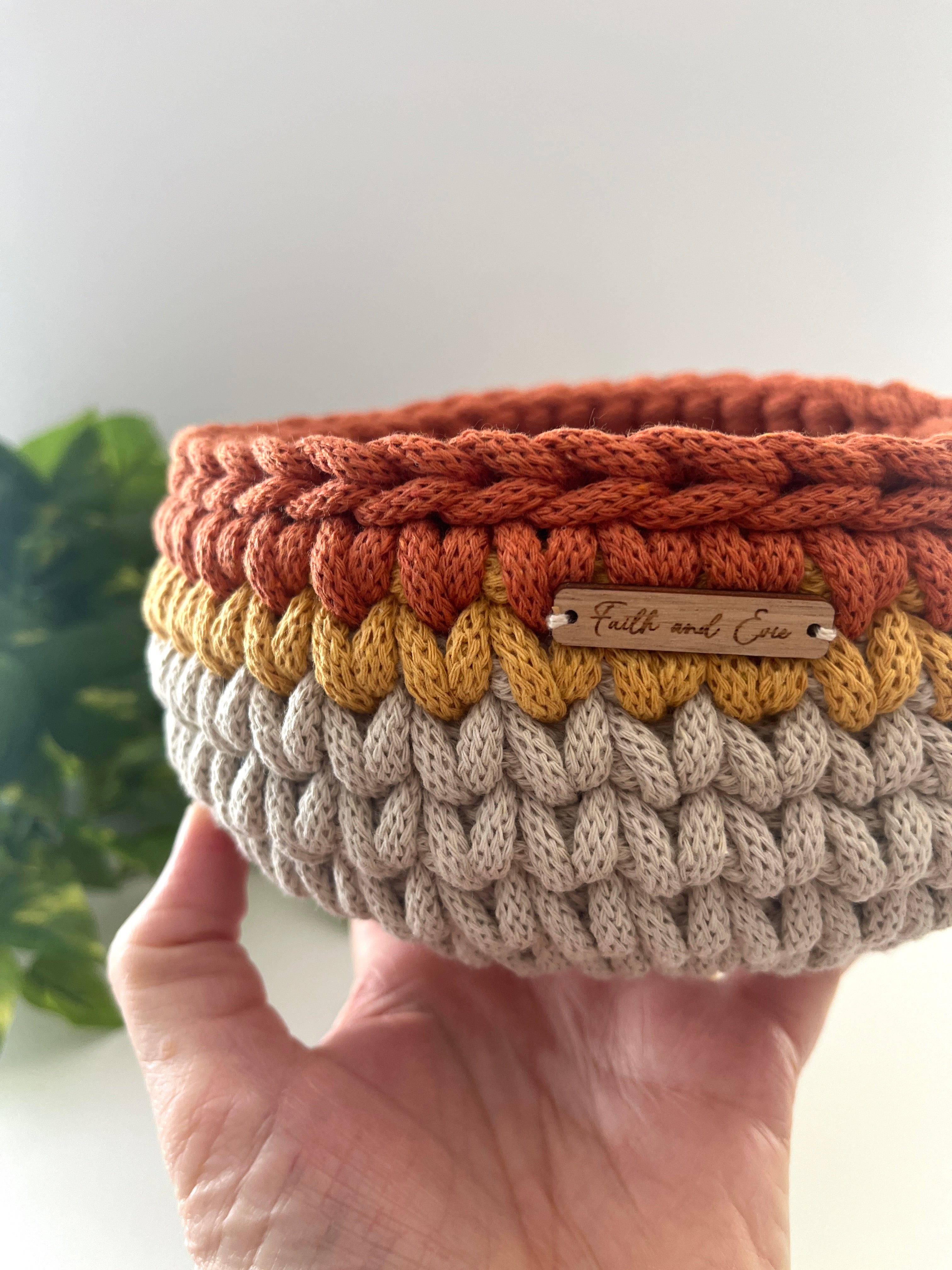 Curved crochet basket