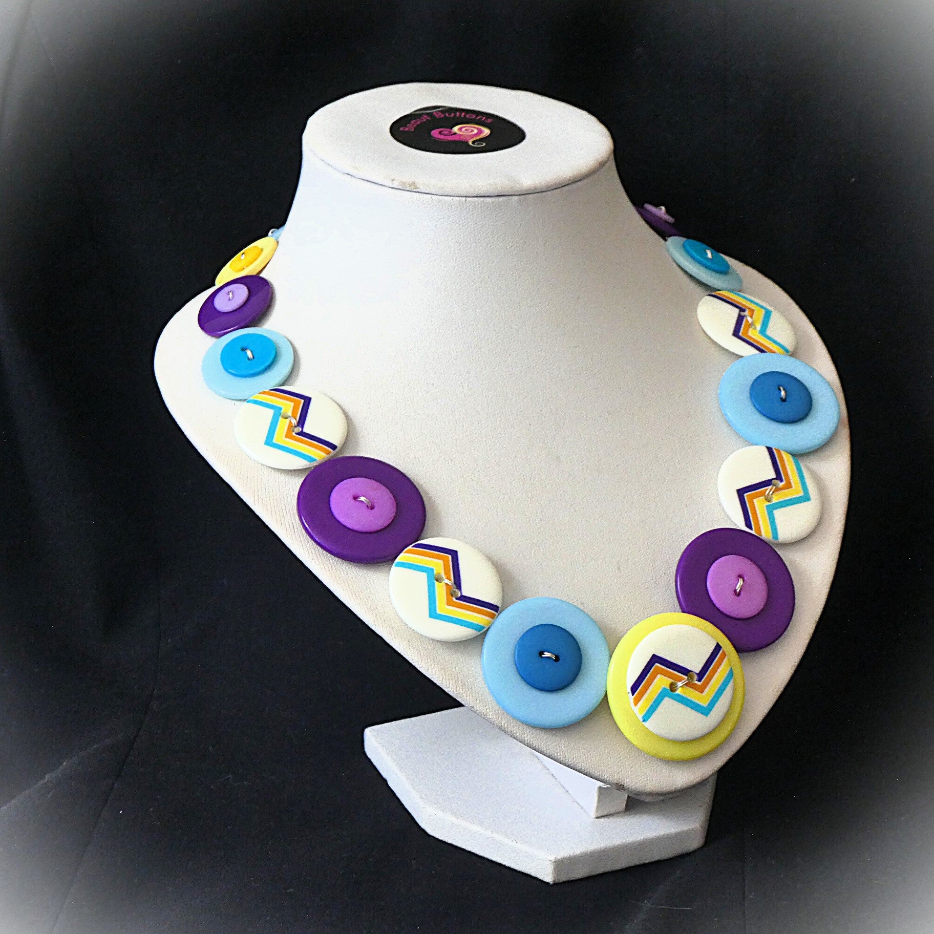 Colourful Button necklace - Zig Zags