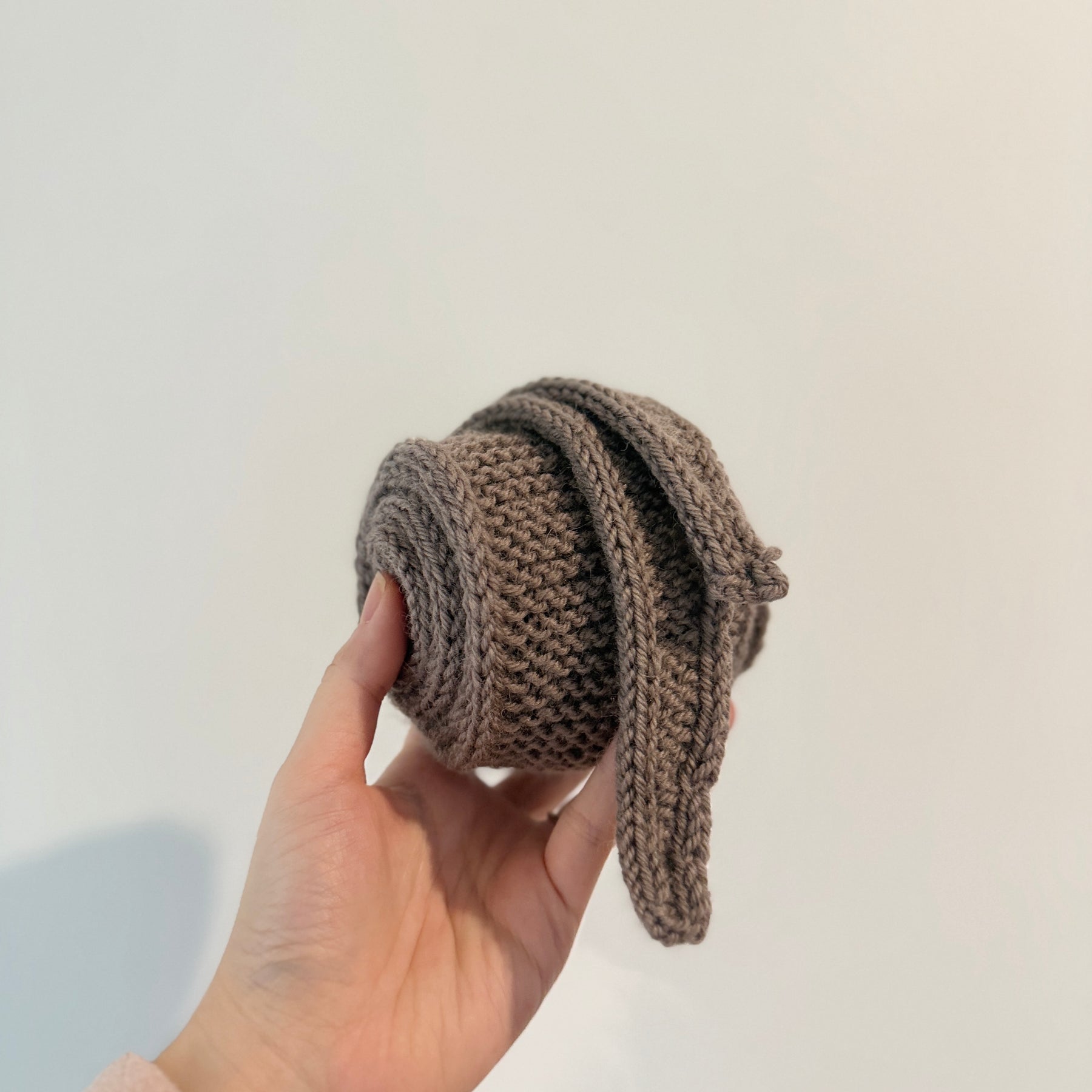 Knitted sophie scarf in dark camel brown
