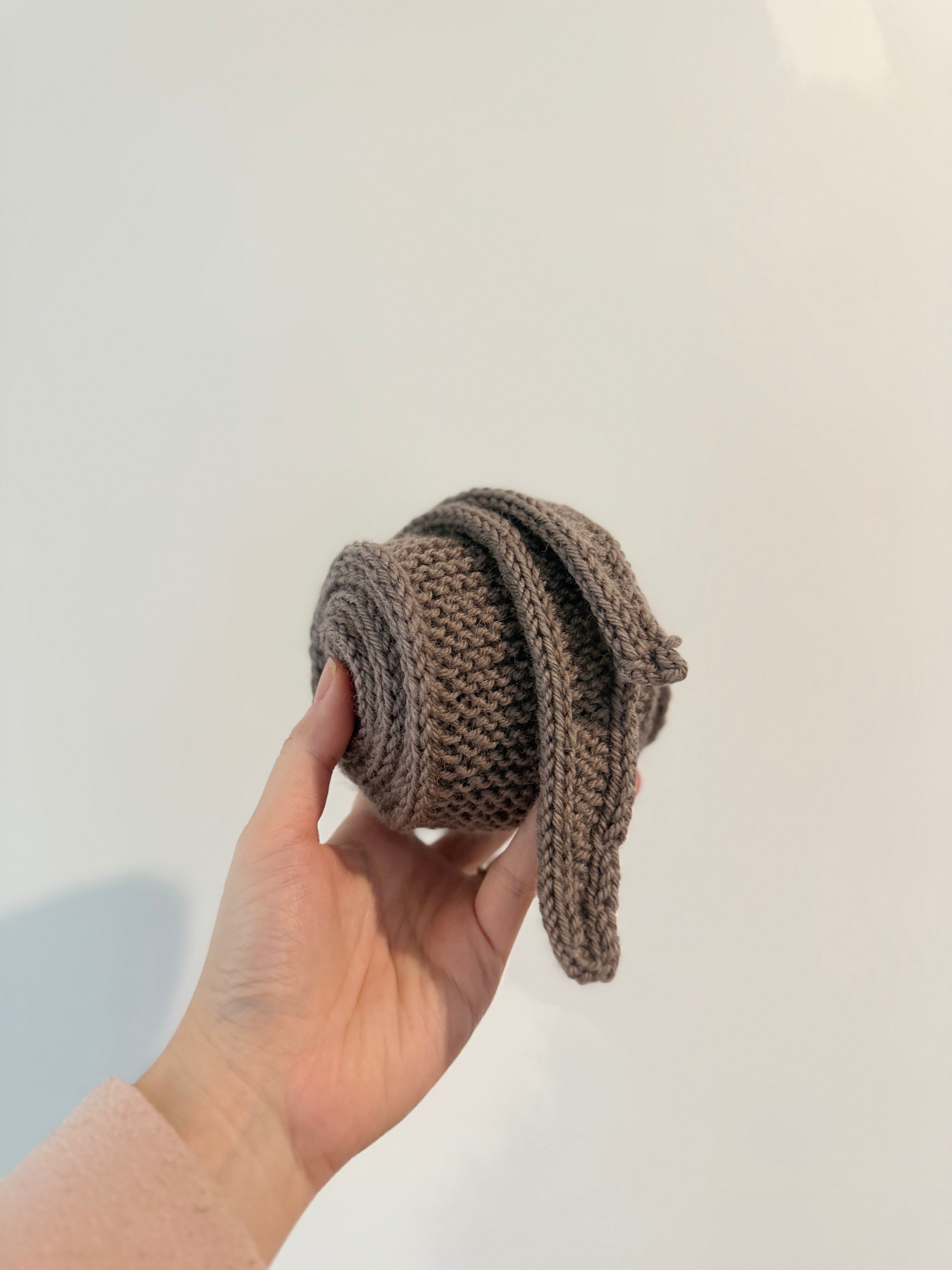 Knitted sophie scarf in dark camel brown
