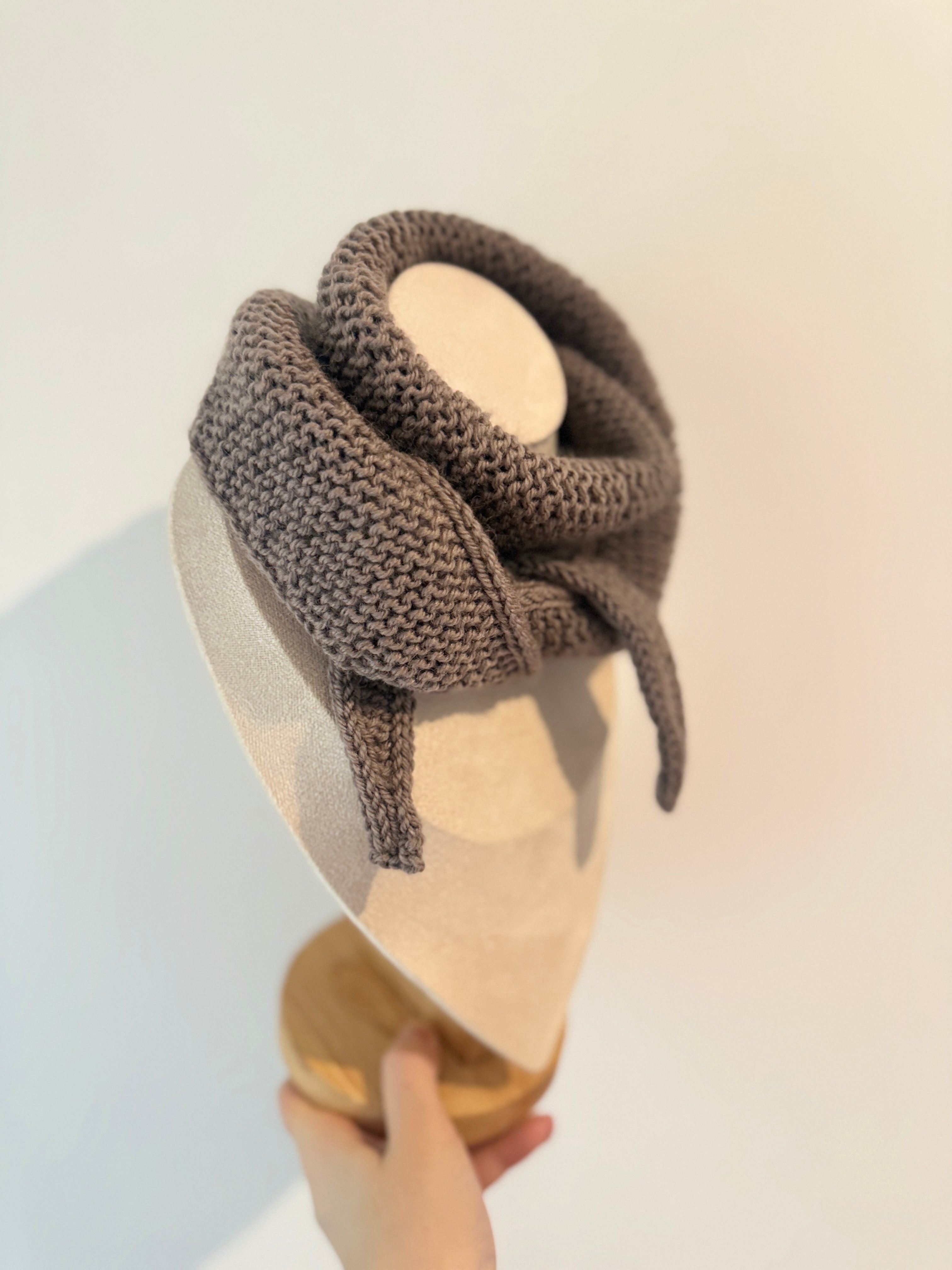 Knitted sophie scarf in dark camel brown