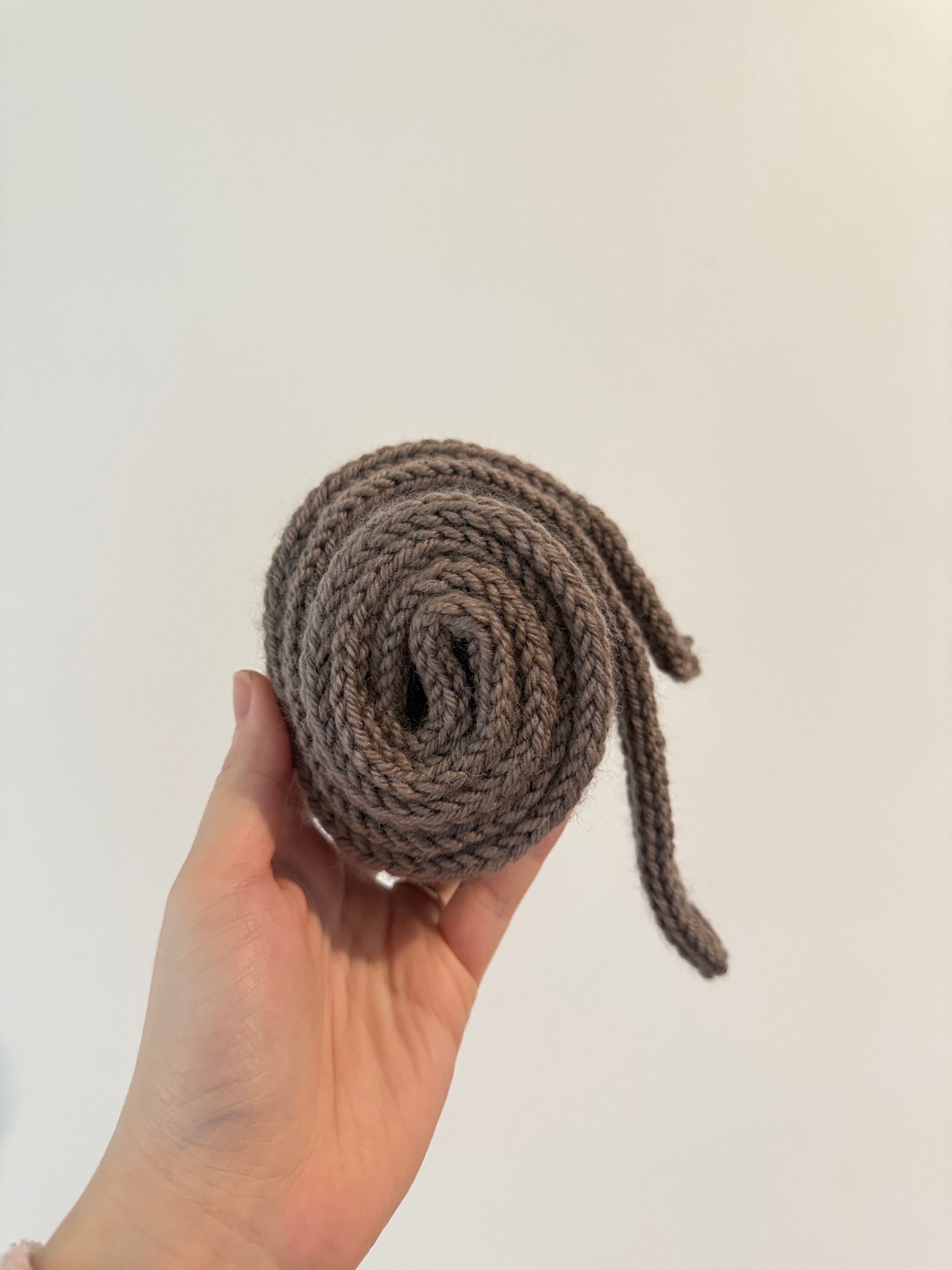 Knitted sophie scarf in dark camel brown