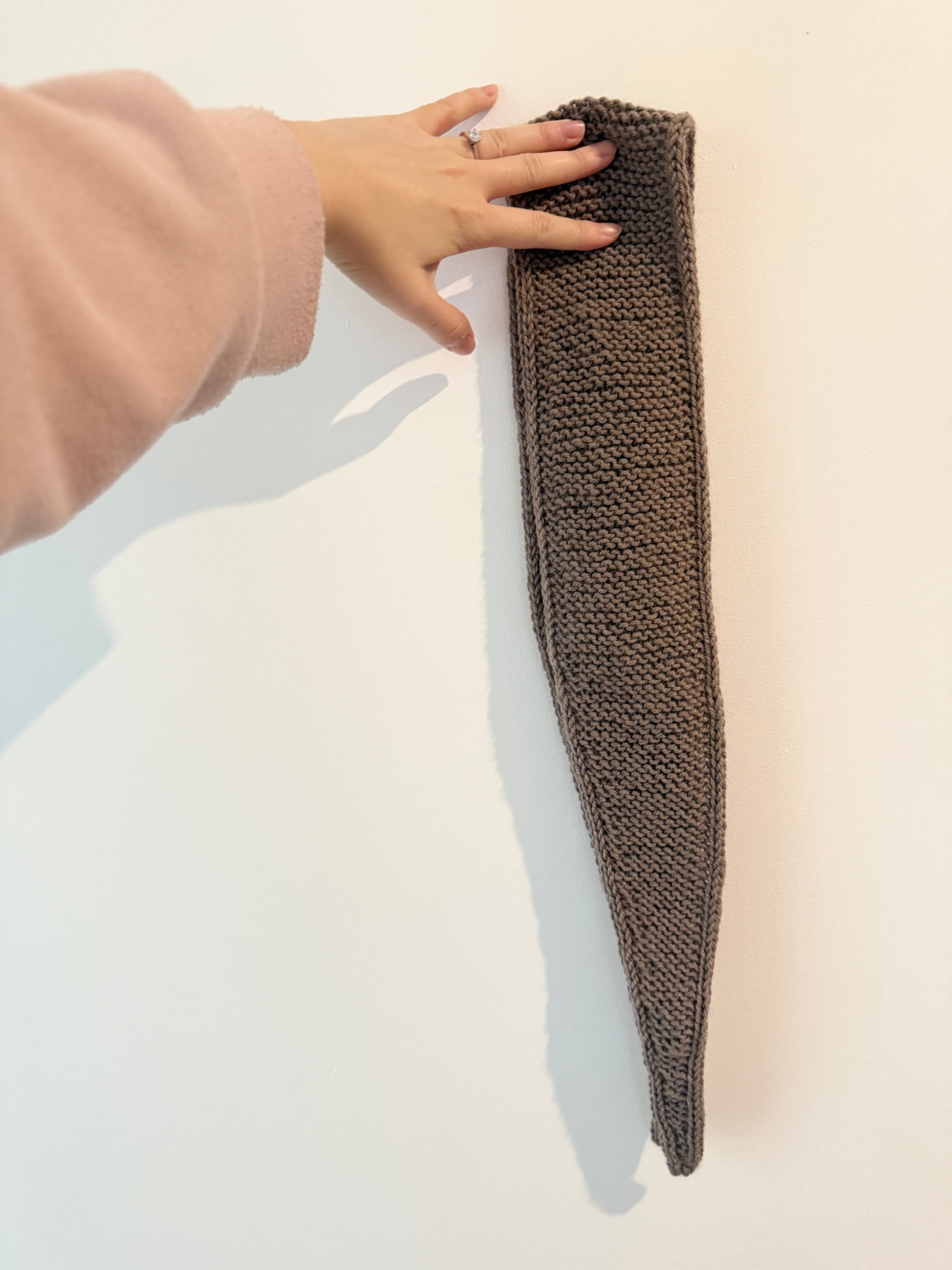 Knitted sophie scarf in dark camel brown