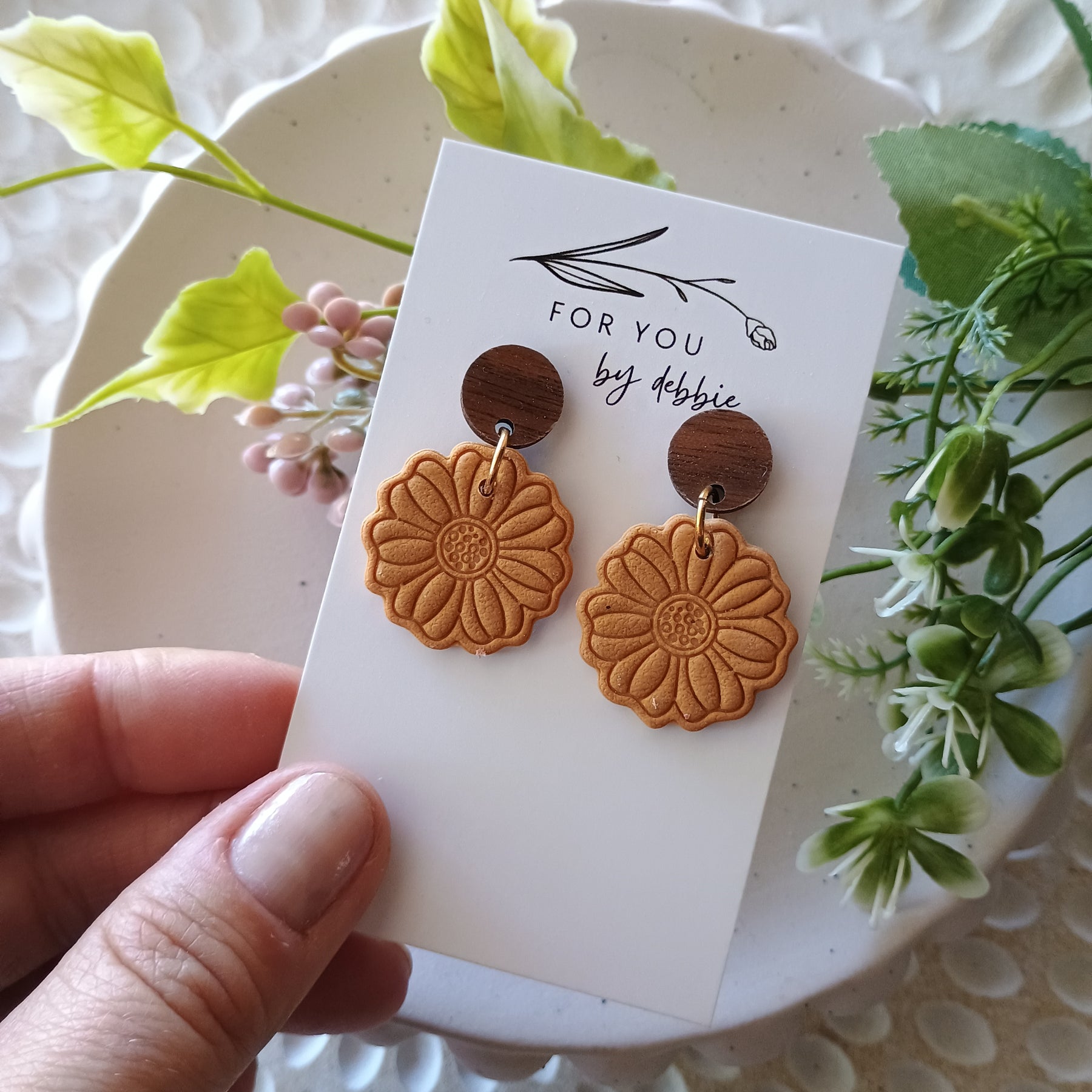 Earth flower earring with natural wood stud