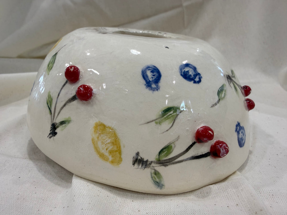 Ceramic Berry Wash Bowl / juicer