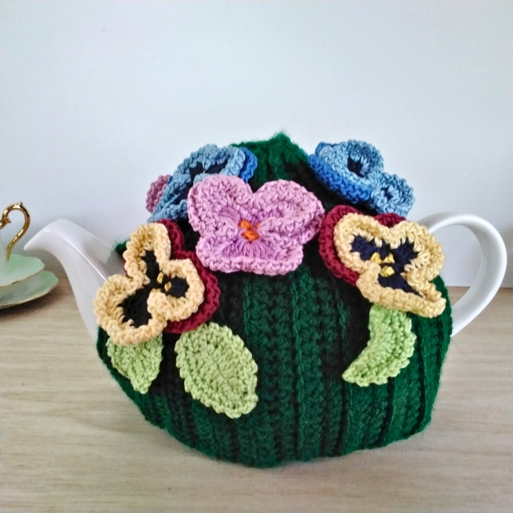 Dark Green Pansy Medium Teacosy
