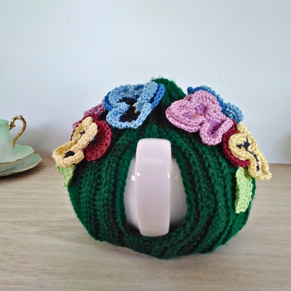 Dark Green Pansy Medium Teacosy