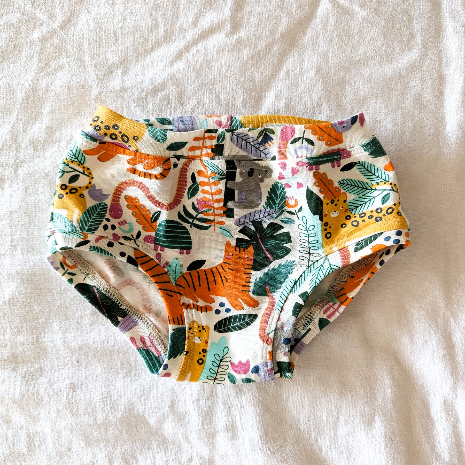 Fun animal organic underpants for kids sizes 1 to 12