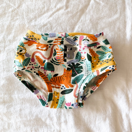 Fun animal organic underpants for kids sizes 1 to 12