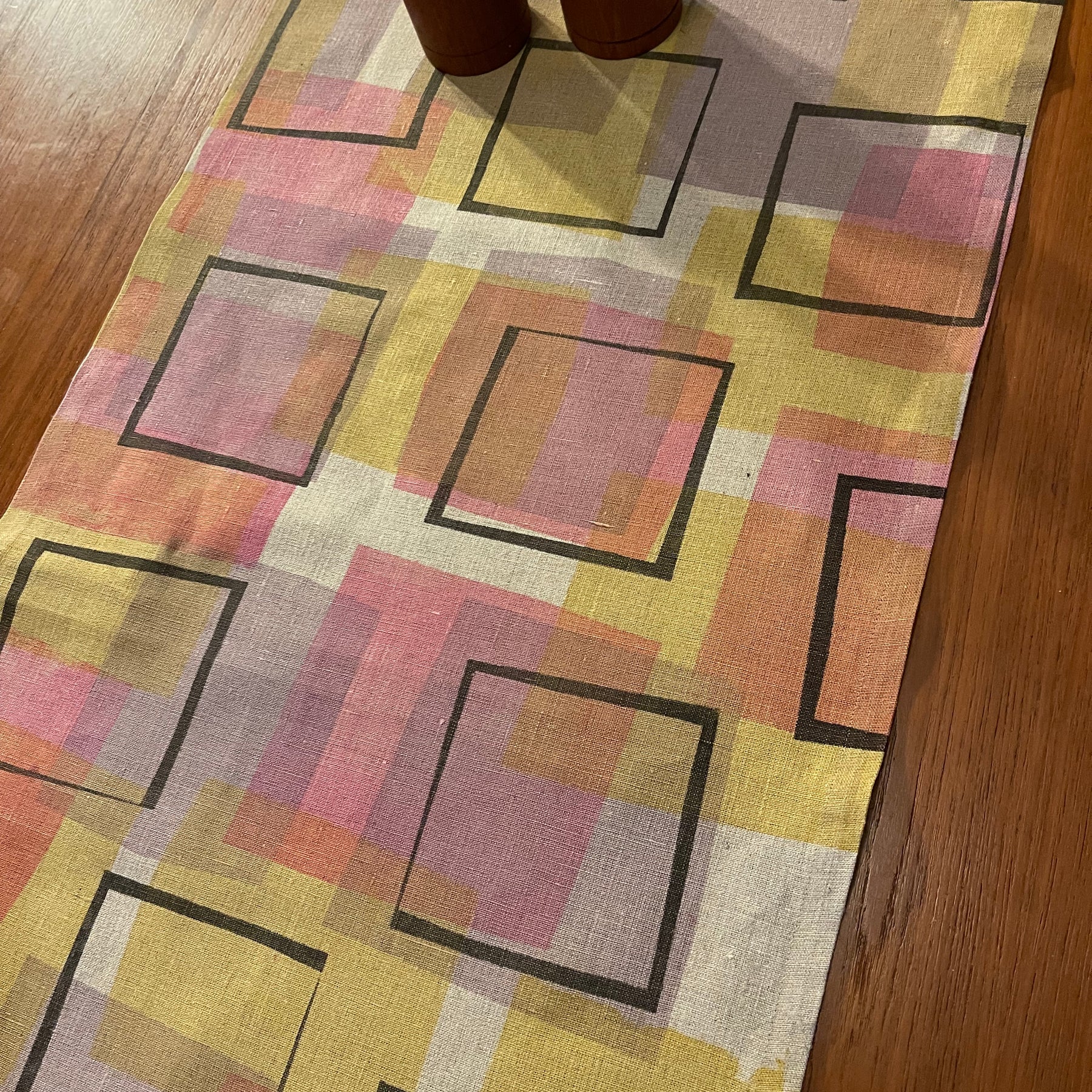 Table runner - Gold rose and grey squares