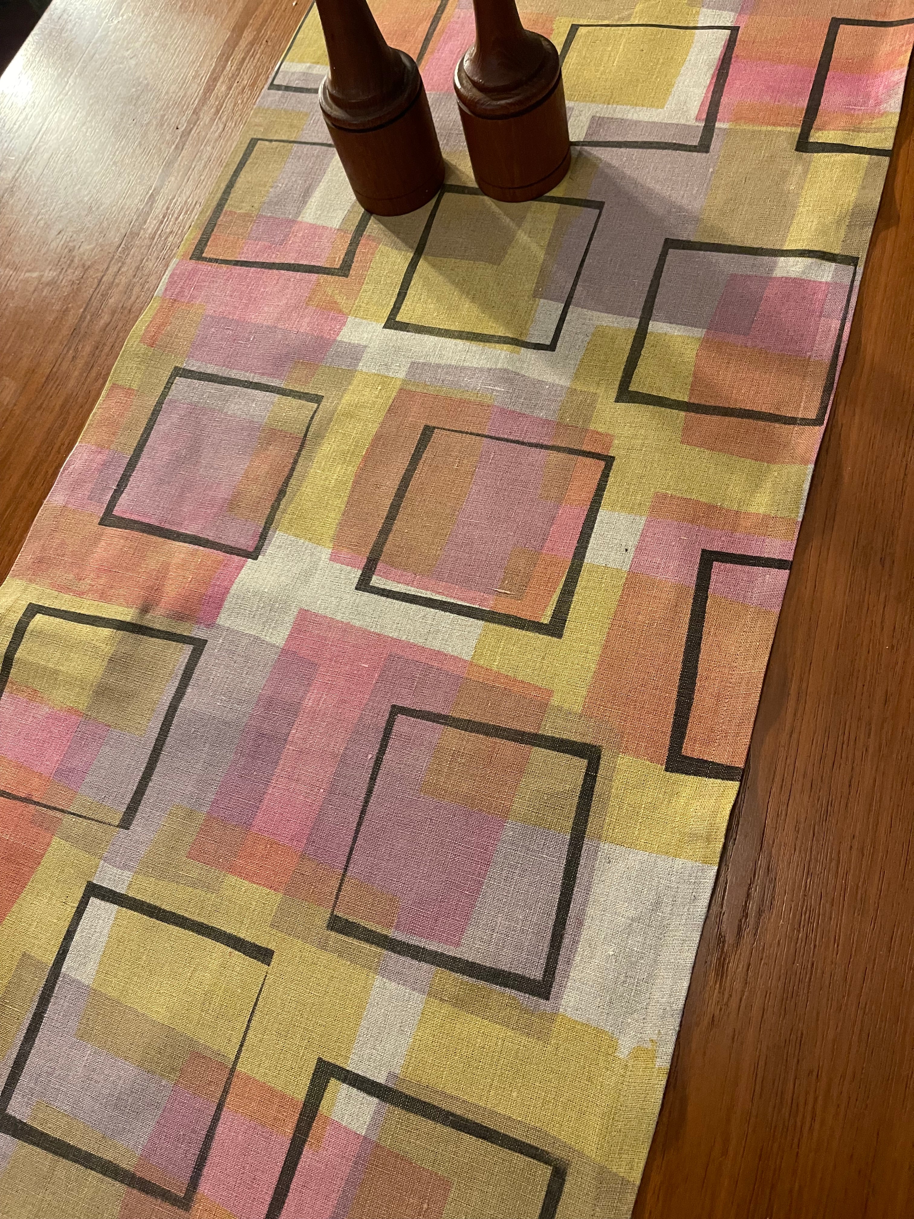Table runner - Gold rose and grey squares