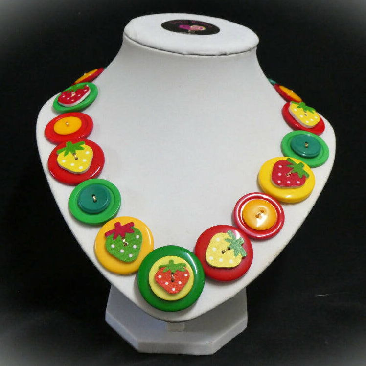 Button necklace - Strawberry Sundae